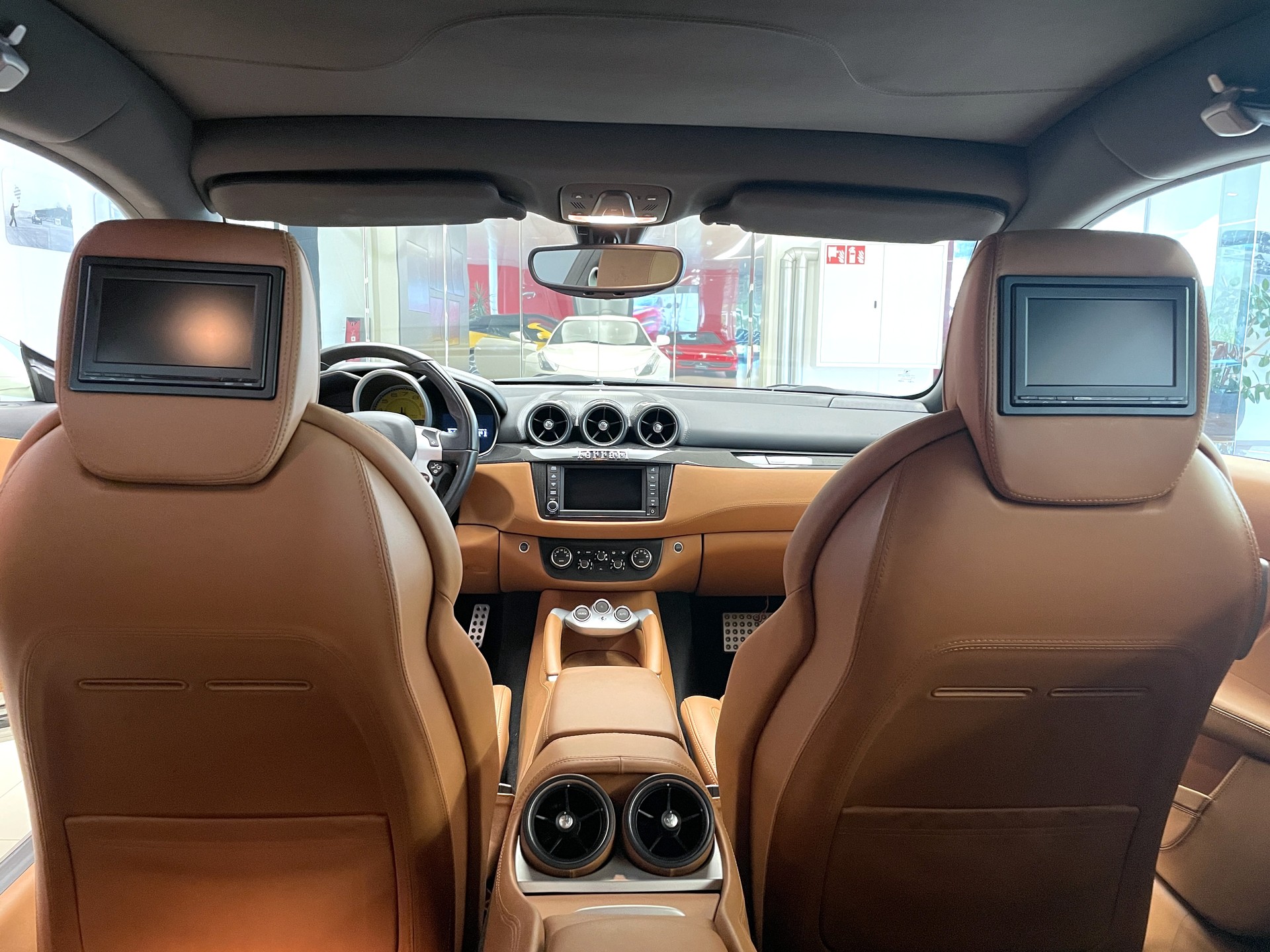 FERRARI FF-image-8