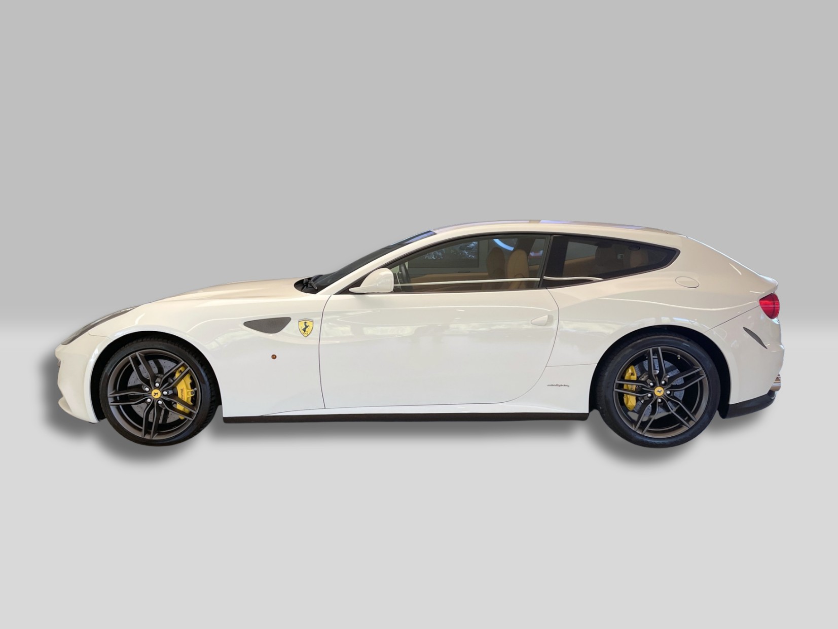 FERRARI FF-image-4