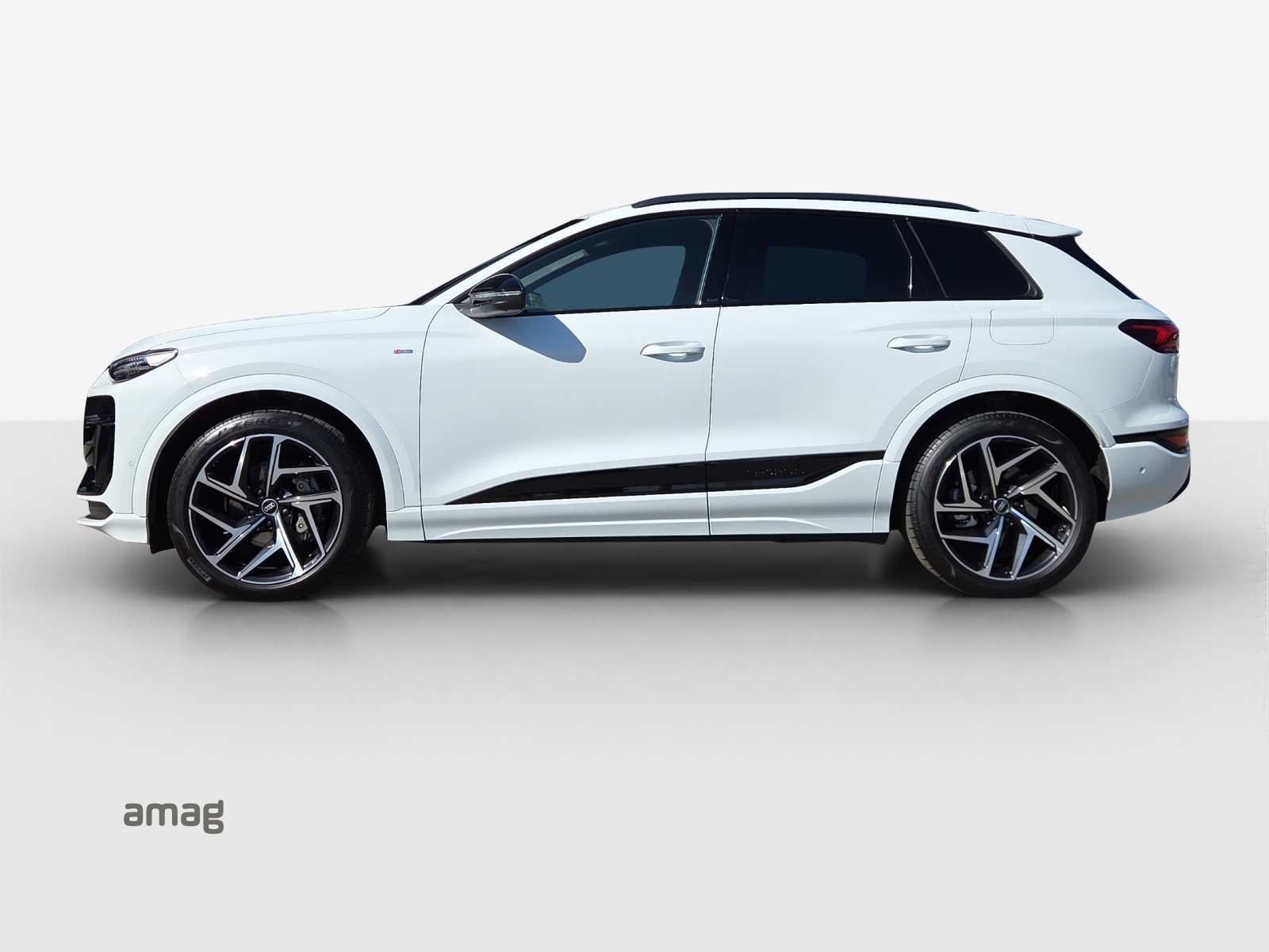 AUDI Q6 e-tron quattro-image-1