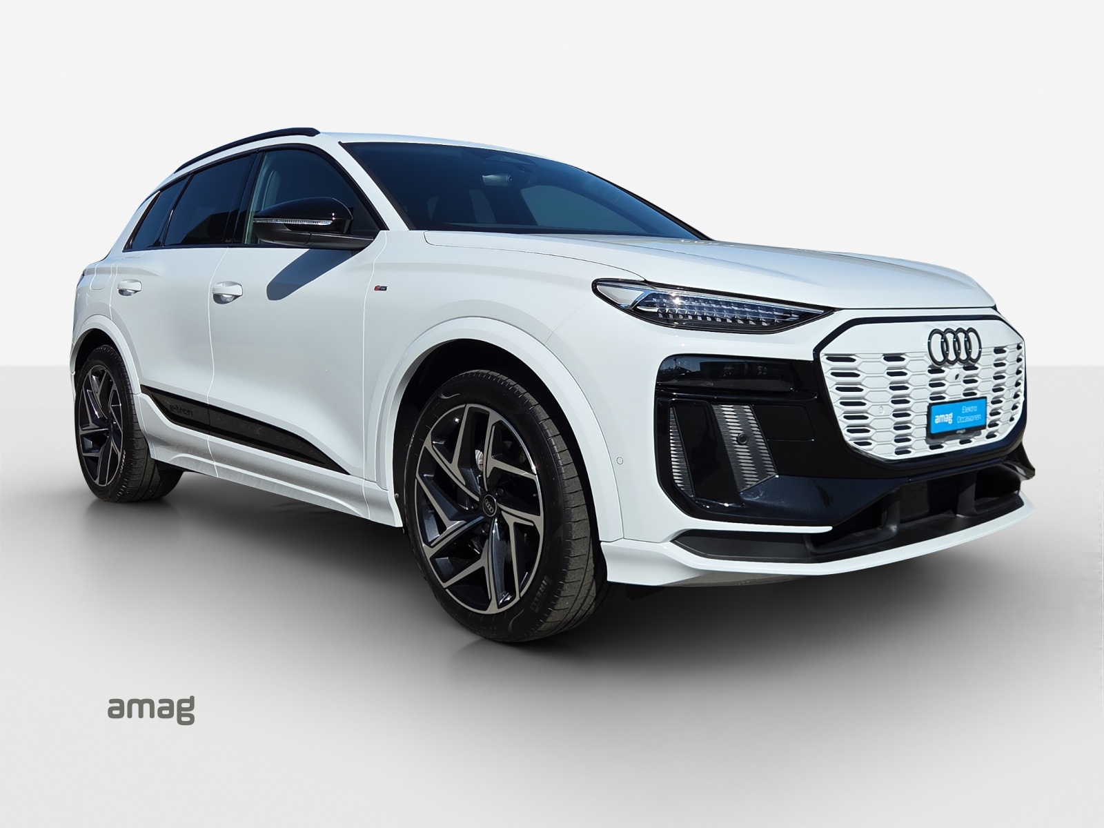 AUDI Q6 e-tron quattro-image-6