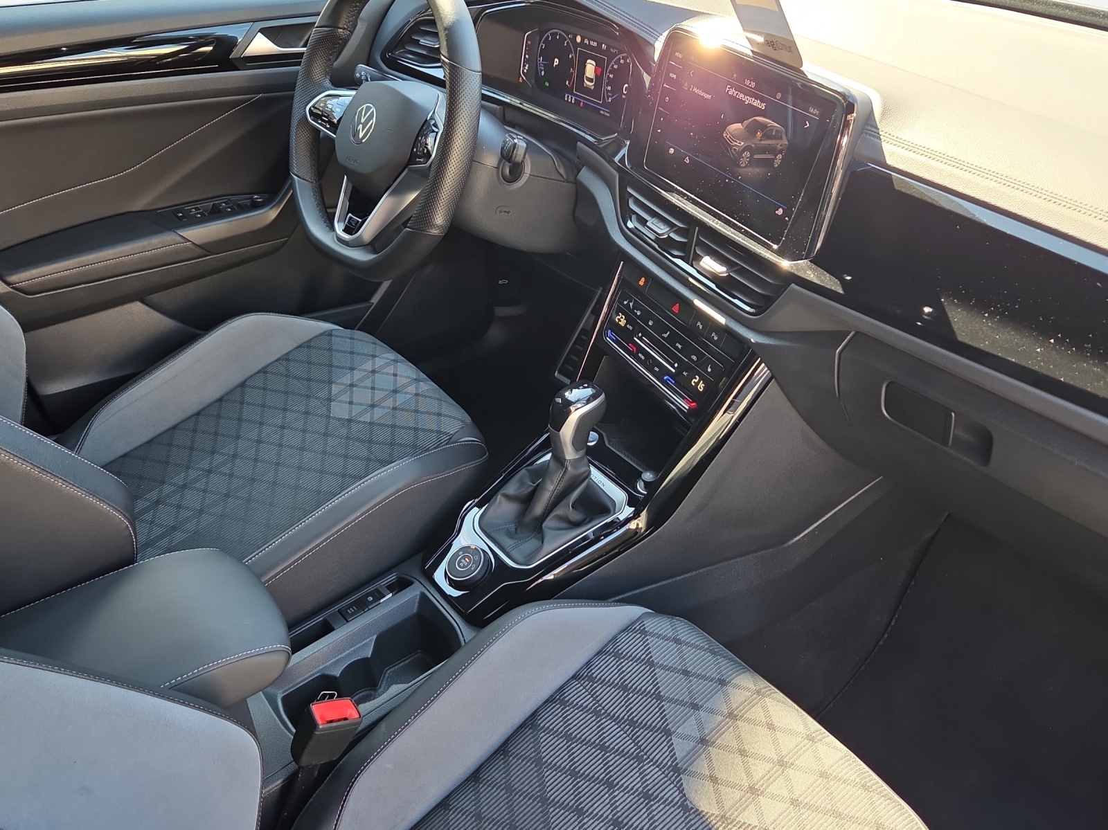 VW T-Roc 2.0 TSI R-Line DSG 4Motion-image-14