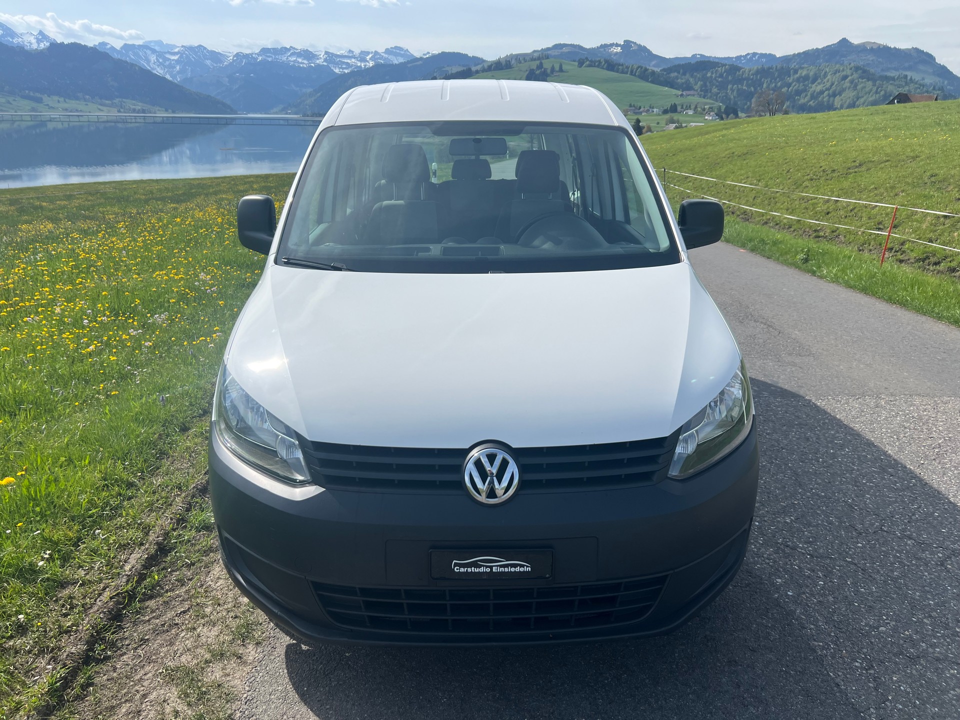 VW Caddy 2.0 TDI 4Motion-image-1