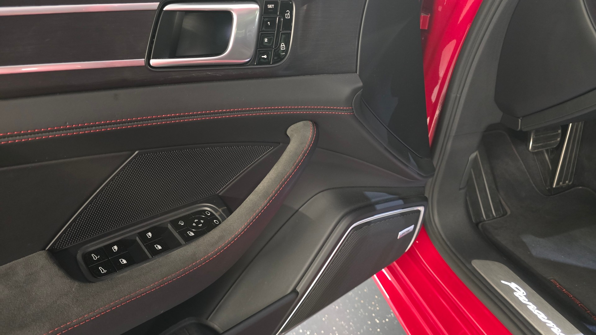 PORSCHE Panamera GTS PDK-image-17