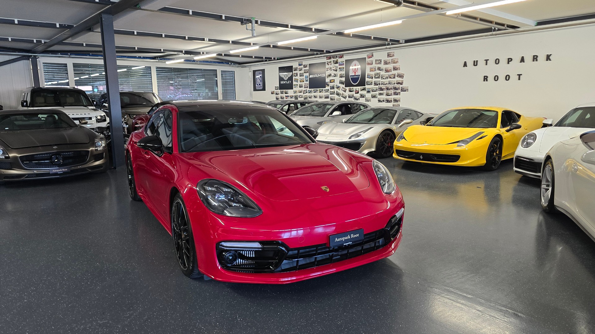 PORSCHE Panamera GTS PDK-showroom-element-1