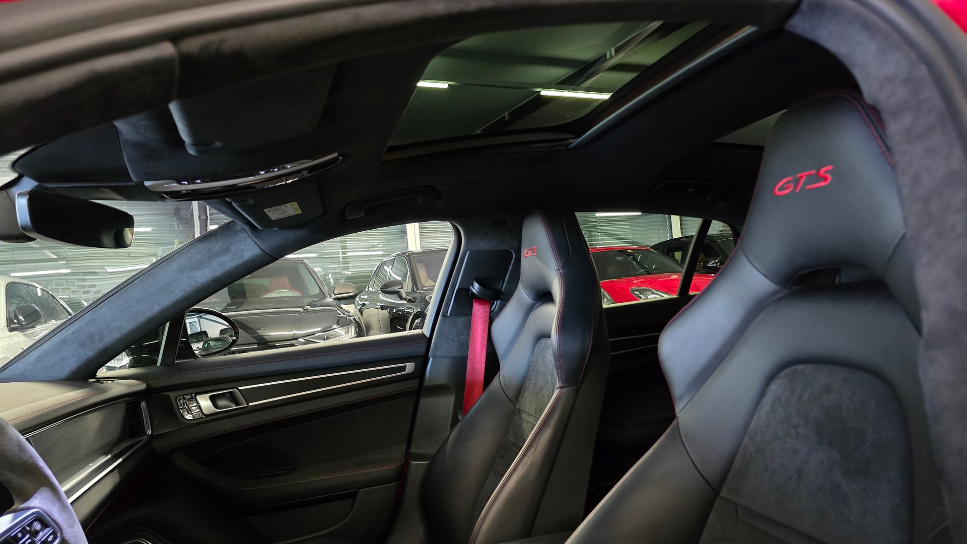 PORSCHE Panamera GTS PDK-image-16