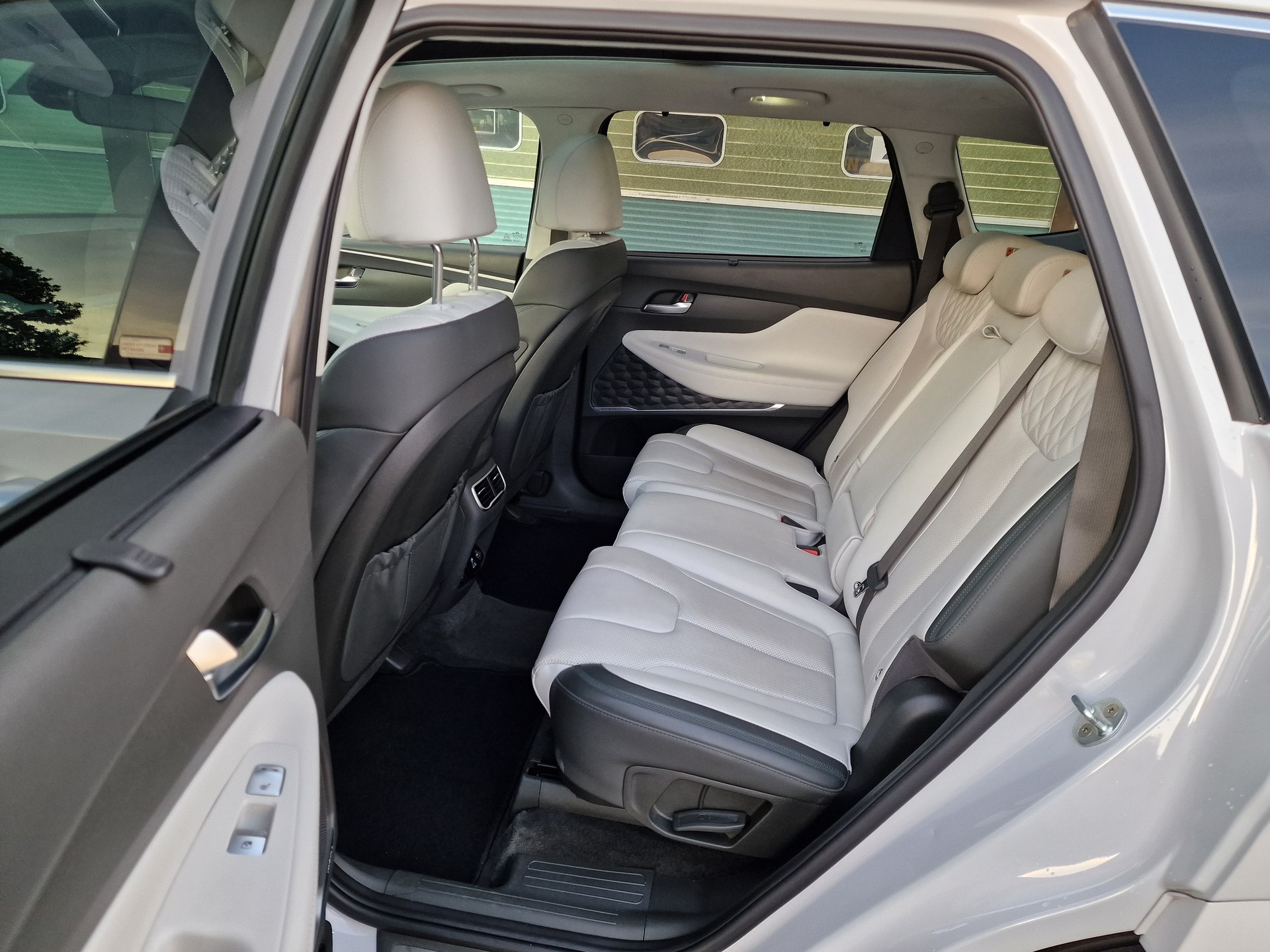 HYUNDAI Santa Fe 1.6 T-GDi PHEV Vertex 4WD Automatic-image-10
