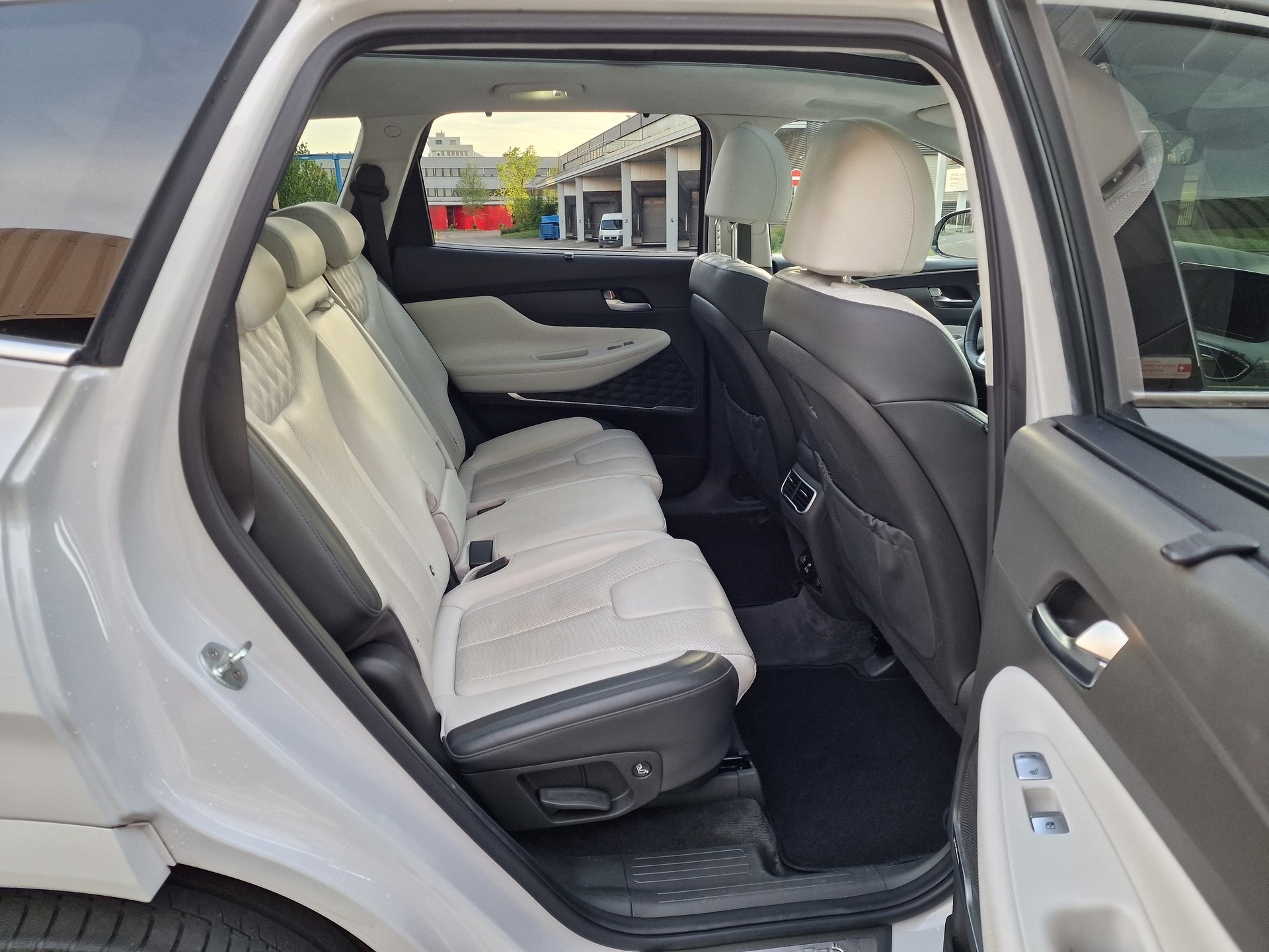 HYUNDAI Santa Fe 1.6 T-GDi PHEV Vertex 4WD Automatic-image-9