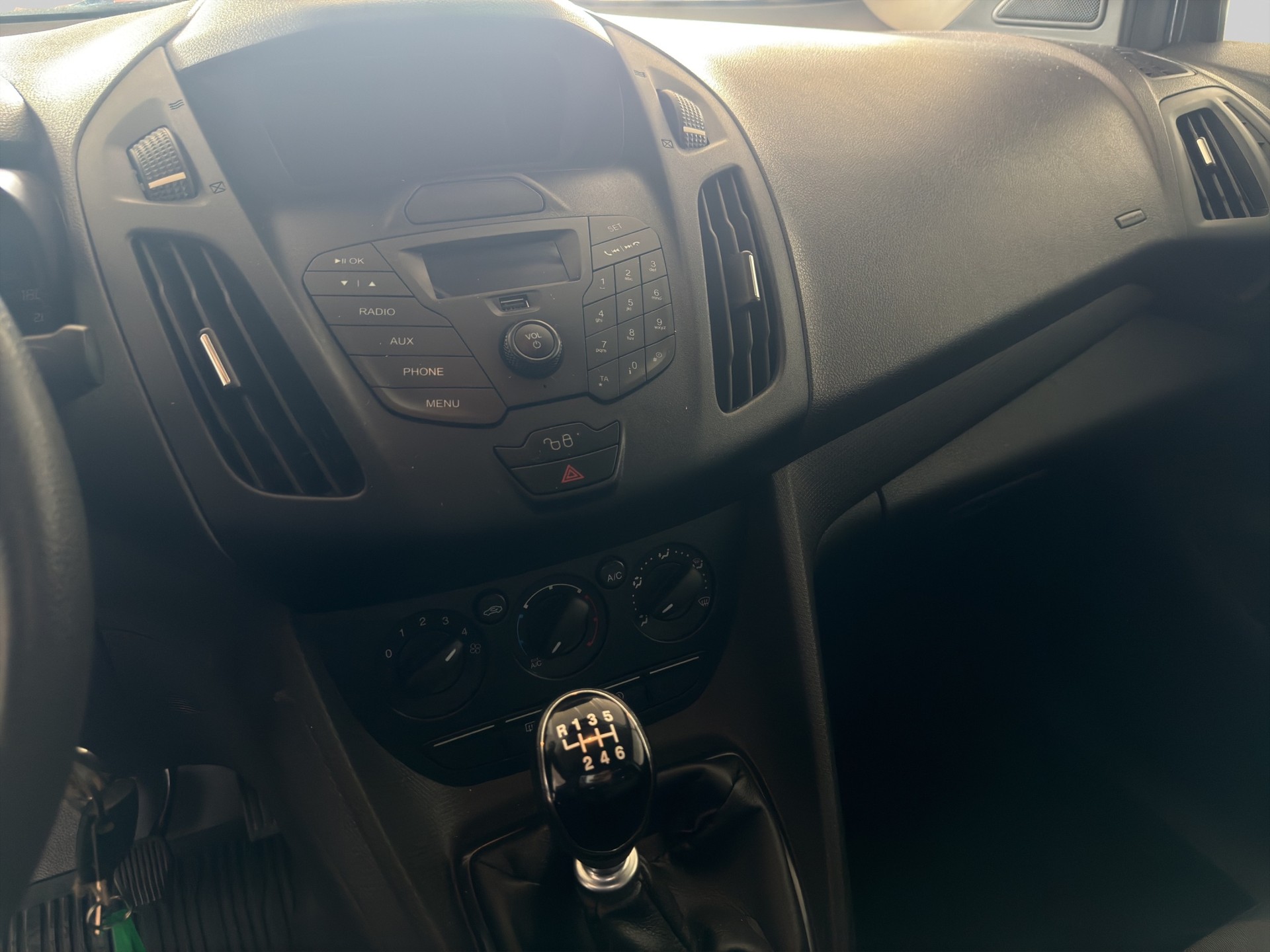 FORD Transit Connect Van T230 1.5 Eco Blue Ambiente-image-9
