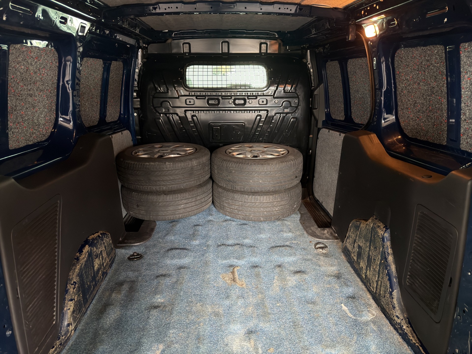 FORD Transit Connect Van T230 1.5 Eco Blue Ambiente-image-8