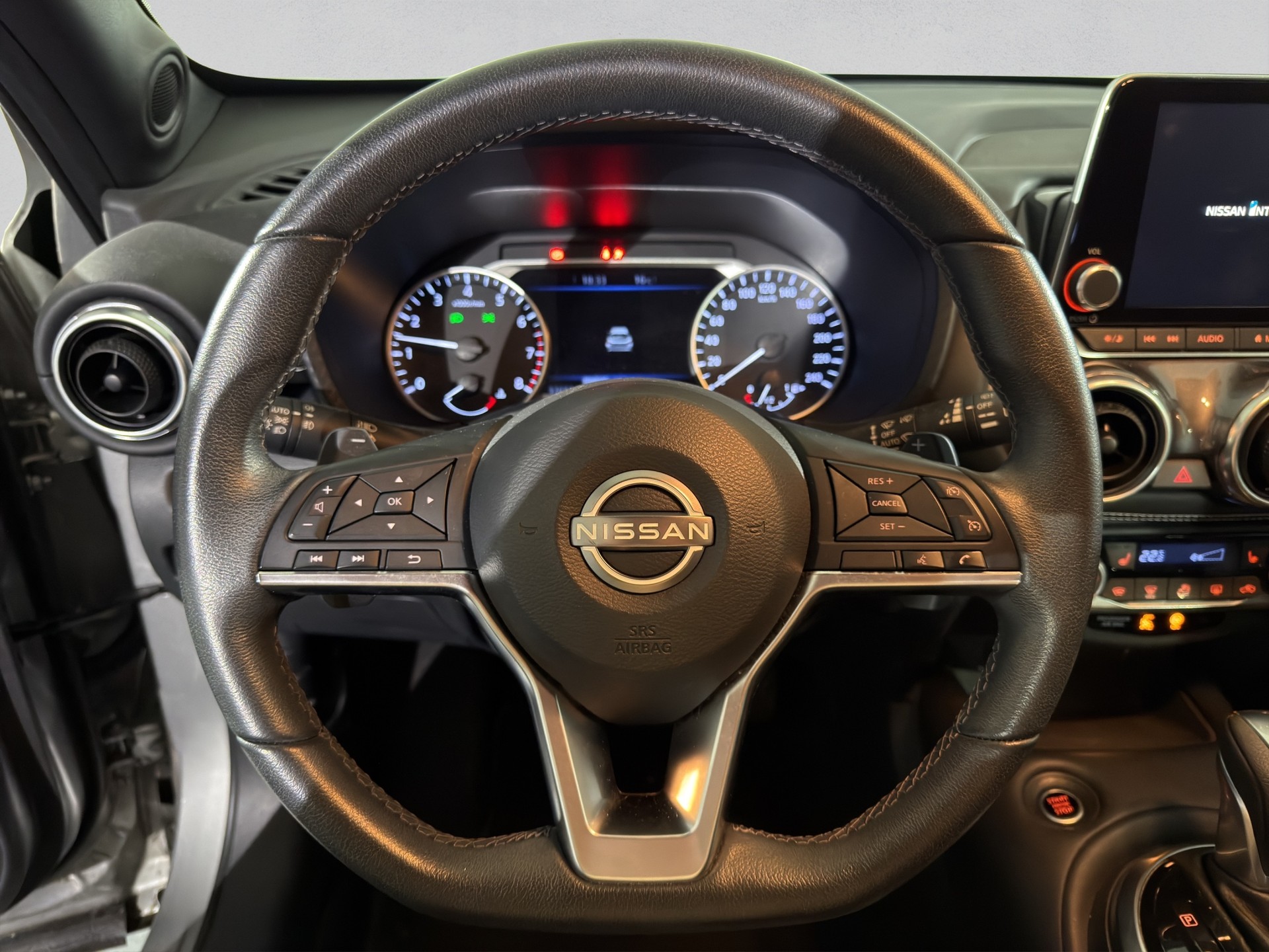 NISSAN Juke 1.0 DIG-T N-Connecta DCT-image-9