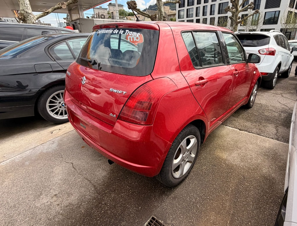 SUZUKI Swift 1.3i 16V GL 4x4-showroom-element-3