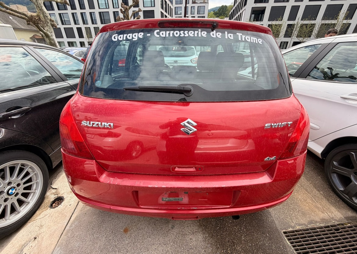 SUZUKI Swift 1.3i 16V GL 4x4-image-4