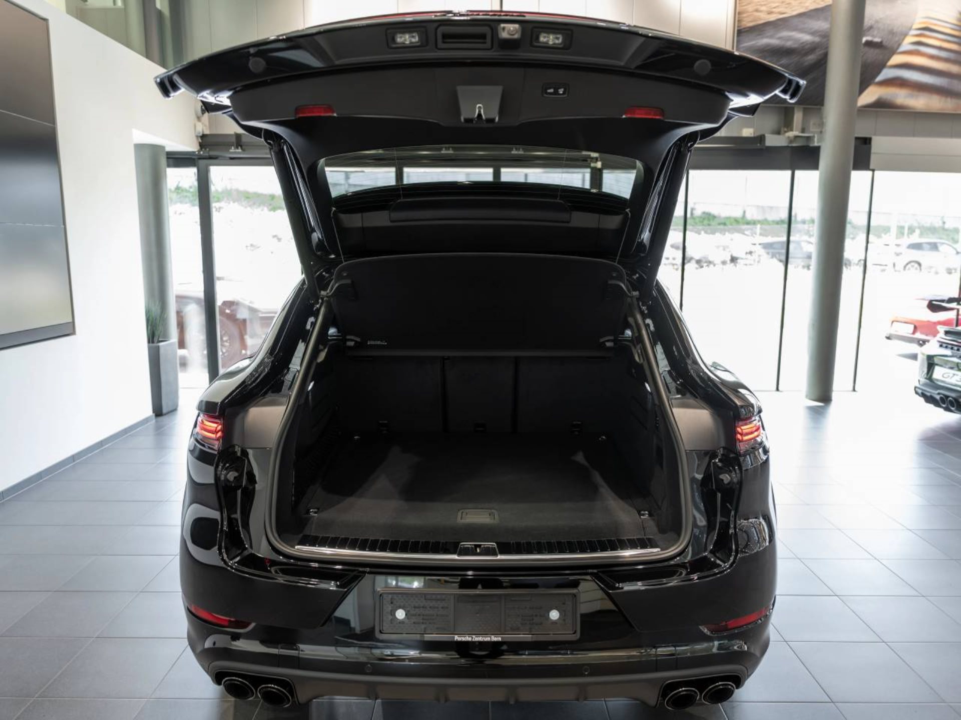 PORSCHE Cayenne E-Hybrid Coupé Black Edition-image-11