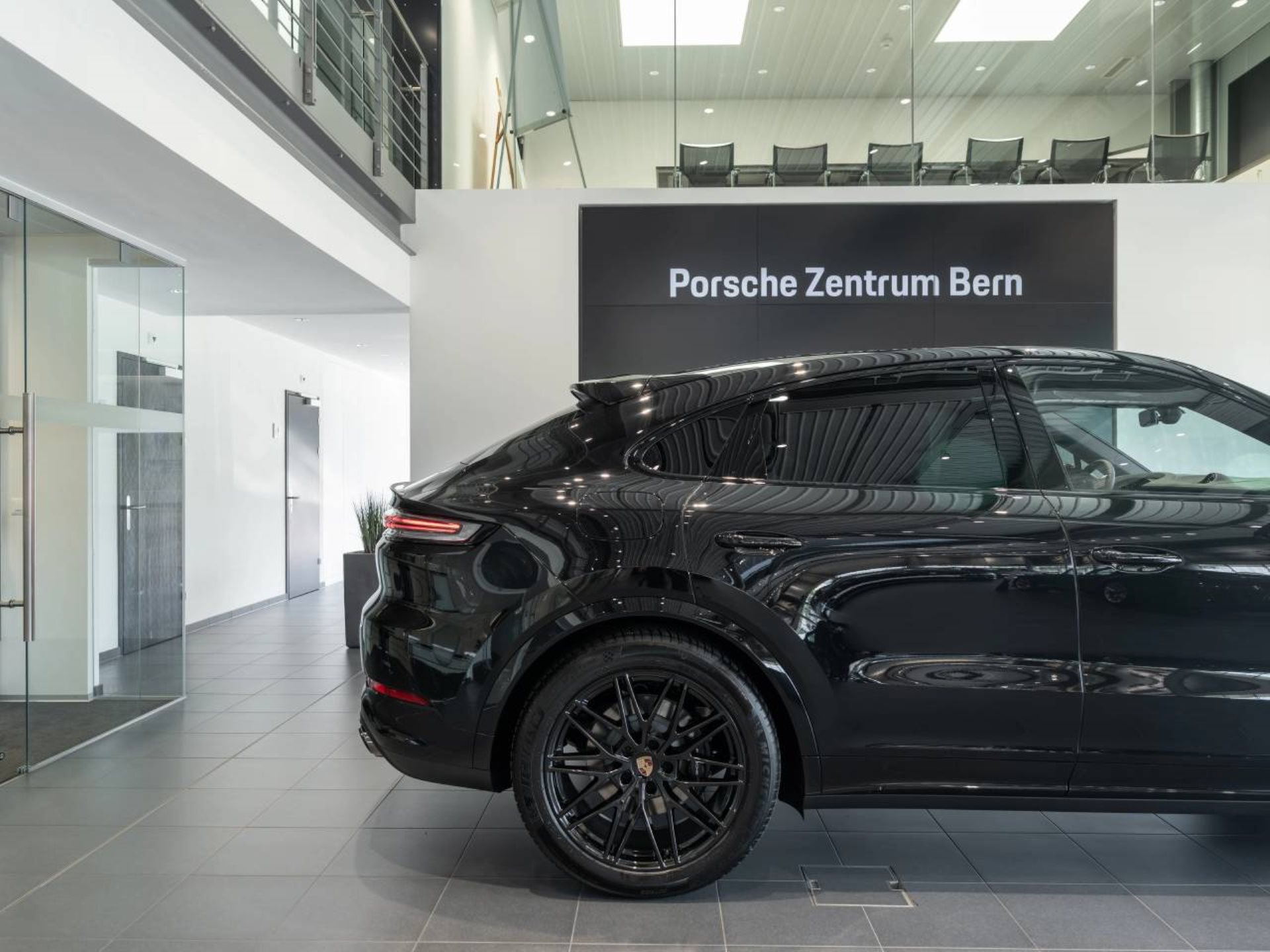 PORSCHE Cayenne E-Hybrid Coupé Black Edition-image-9