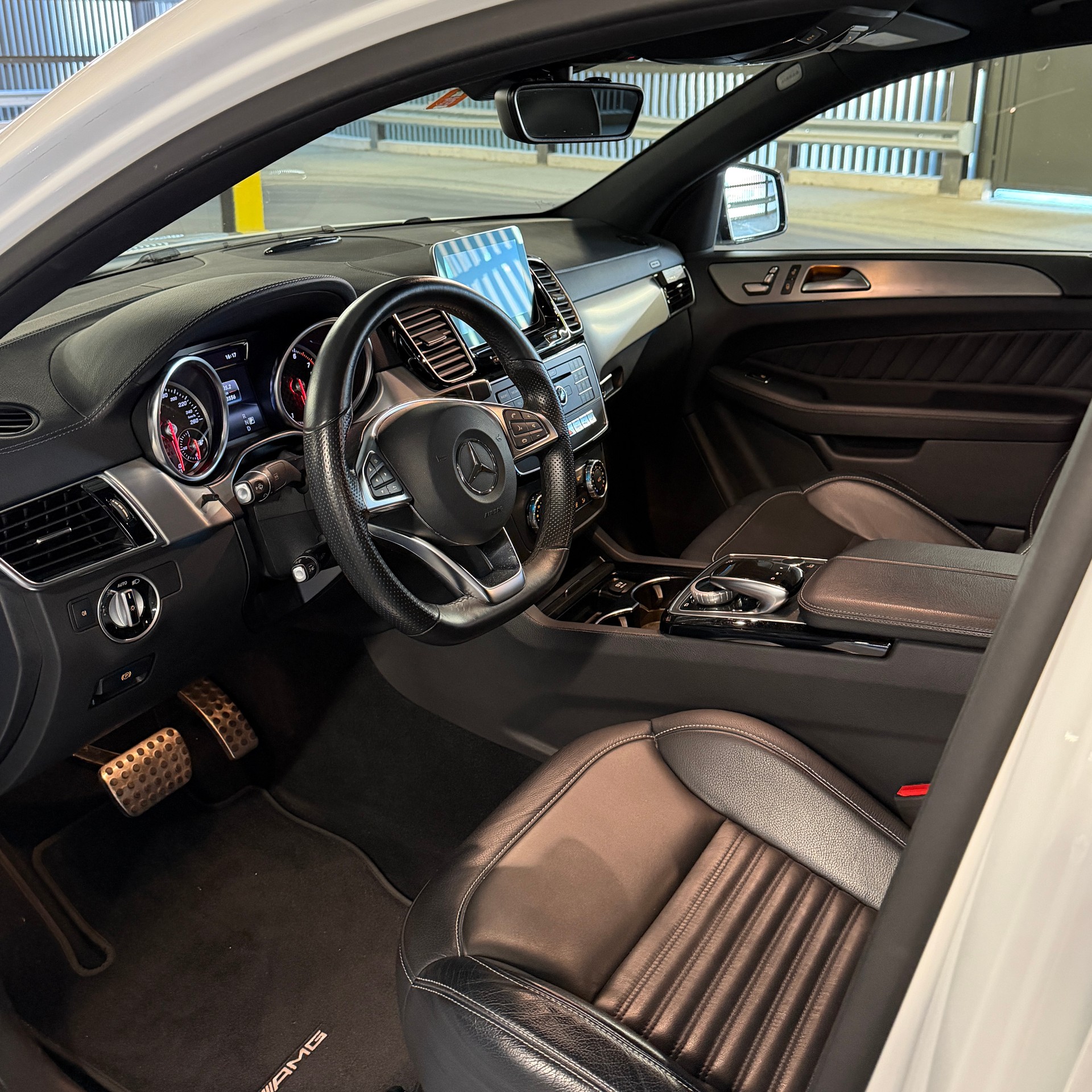 MERCEDES-BENZ GLE 43 AMG-image-4