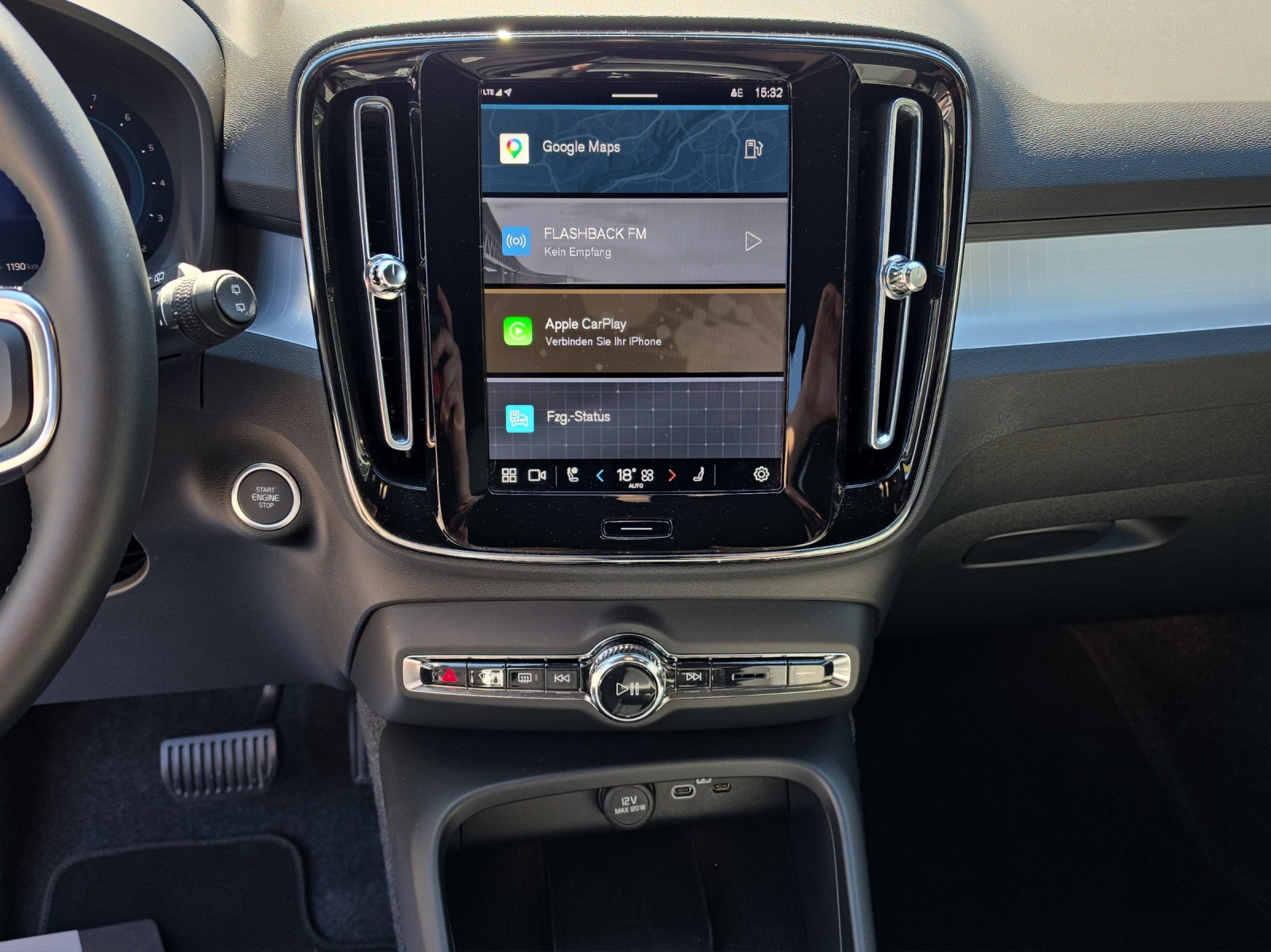 VOLVO XC40 B4 Benzin Mild Hybrid Plus Dark DCT-image-12