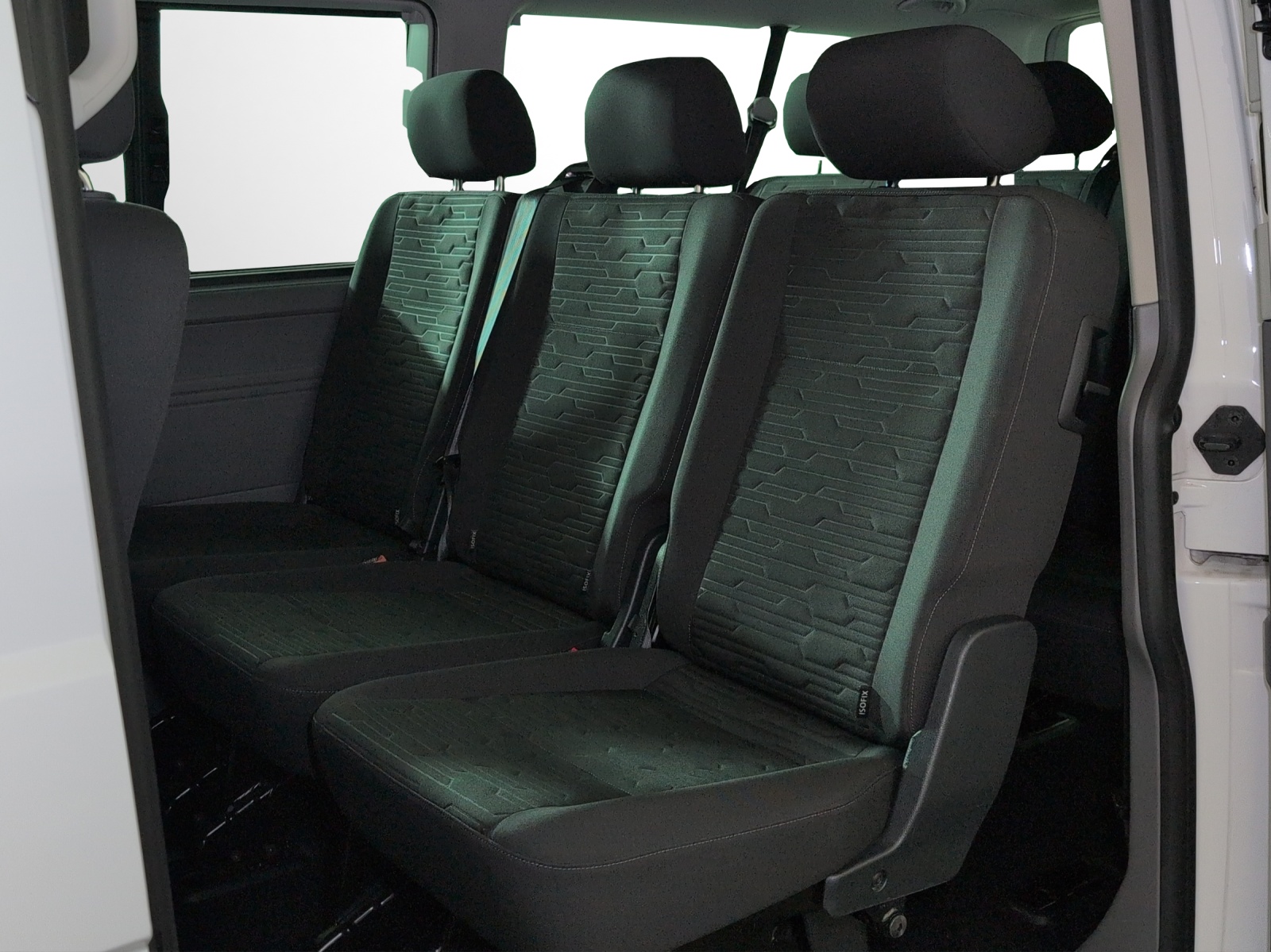 VW T6.1 Caravelle 2.0 TDI Highline 4Motion-image-7