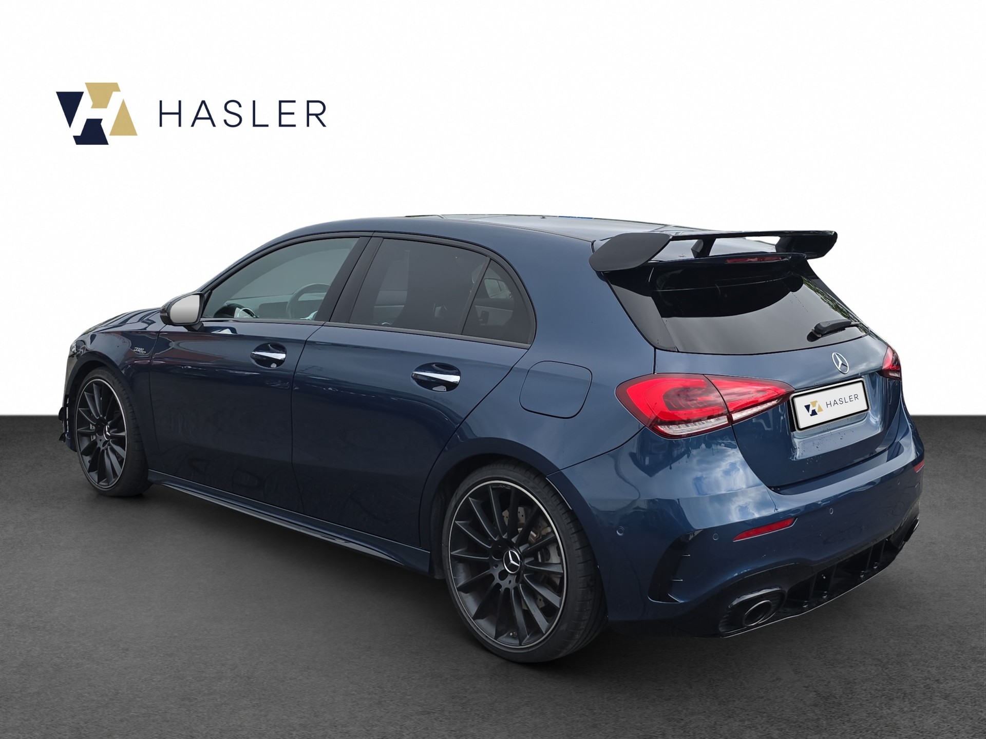 MERCEDES-BENZ A 35 AMG 4Matic Speedshift-showroom-element-3