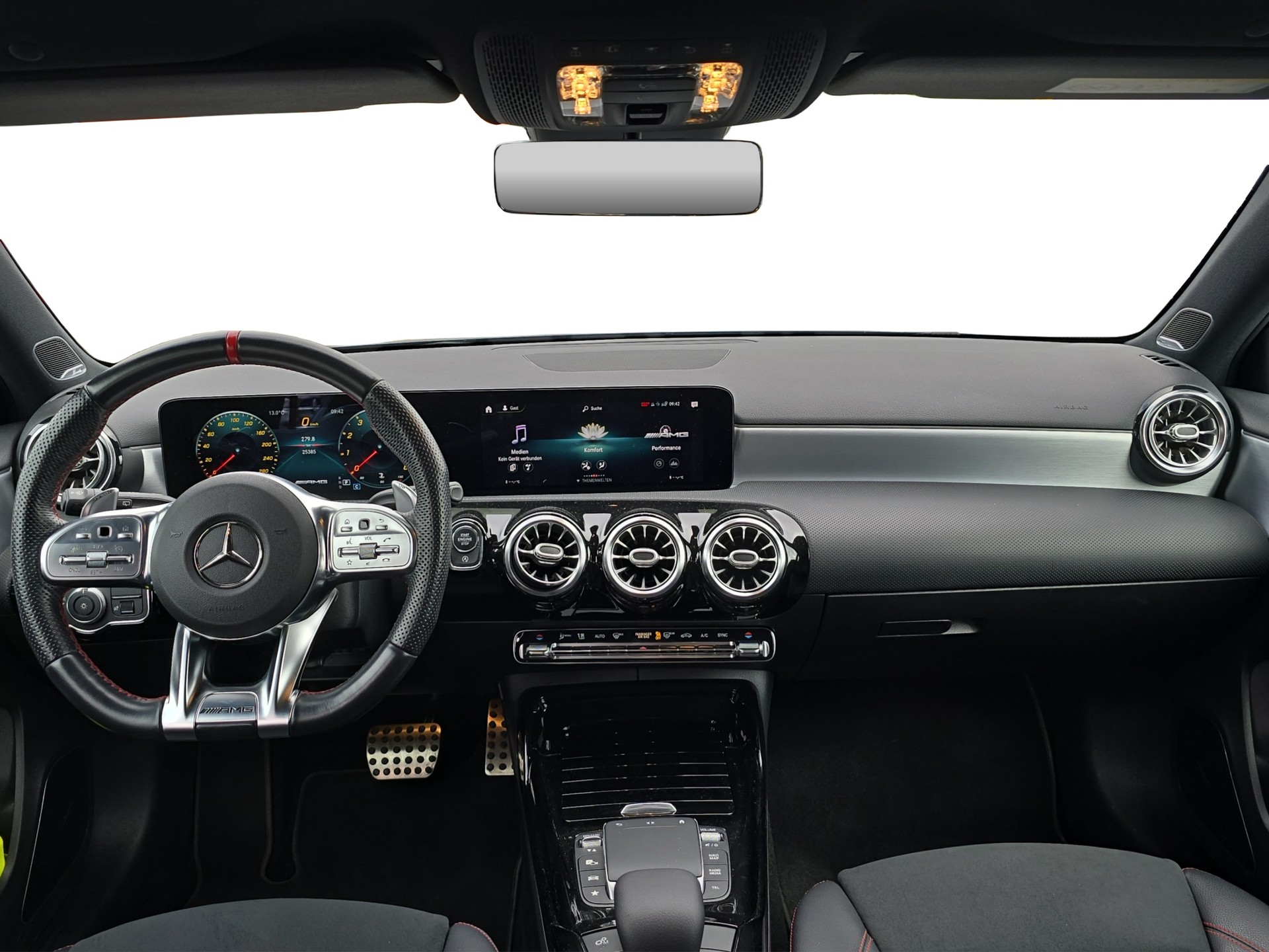 MERCEDES-BENZ A 35 AMG 4Matic Speedshift-image-8