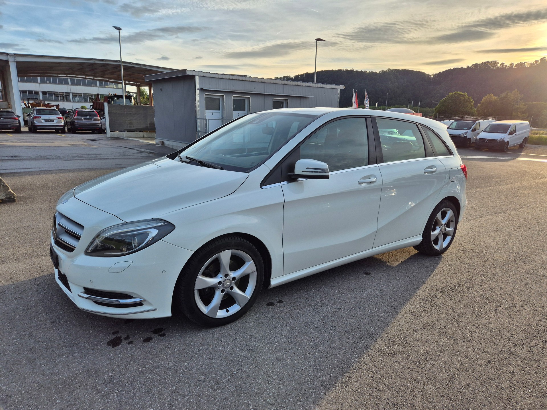 MERCEDES-BENZ B 180 CDI-image-1