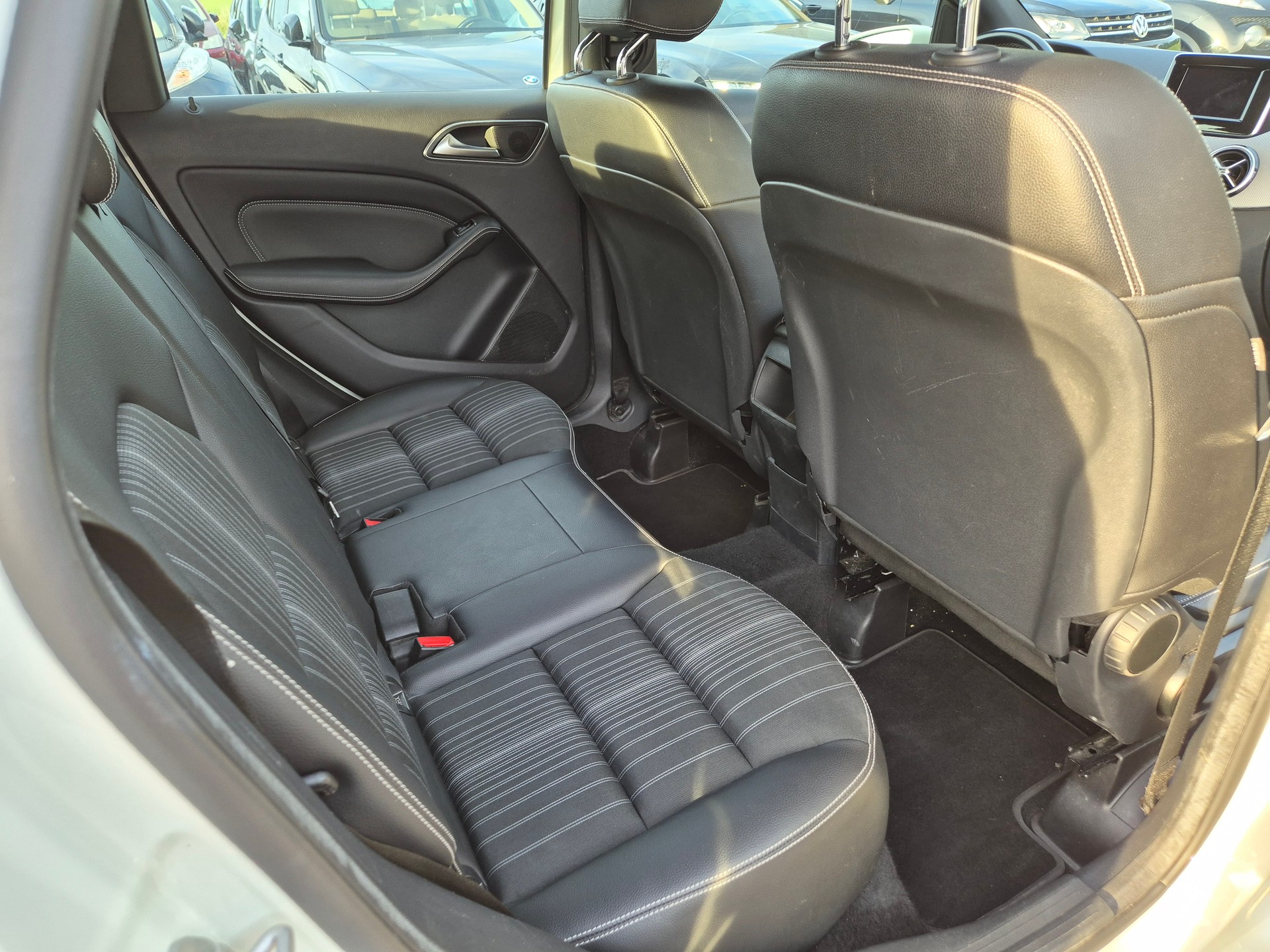 MERCEDES-BENZ B 180 CDI-image-6