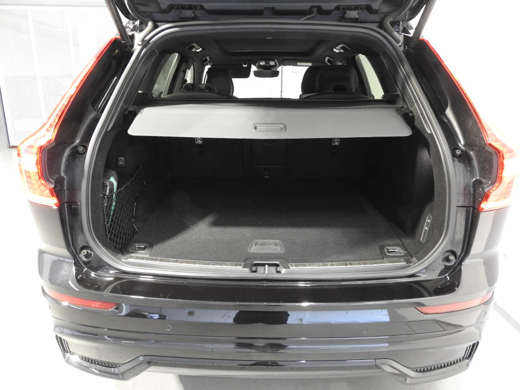 VOLVO XC60 2.0 B5 MH Ultimate Dark AWD-image-9