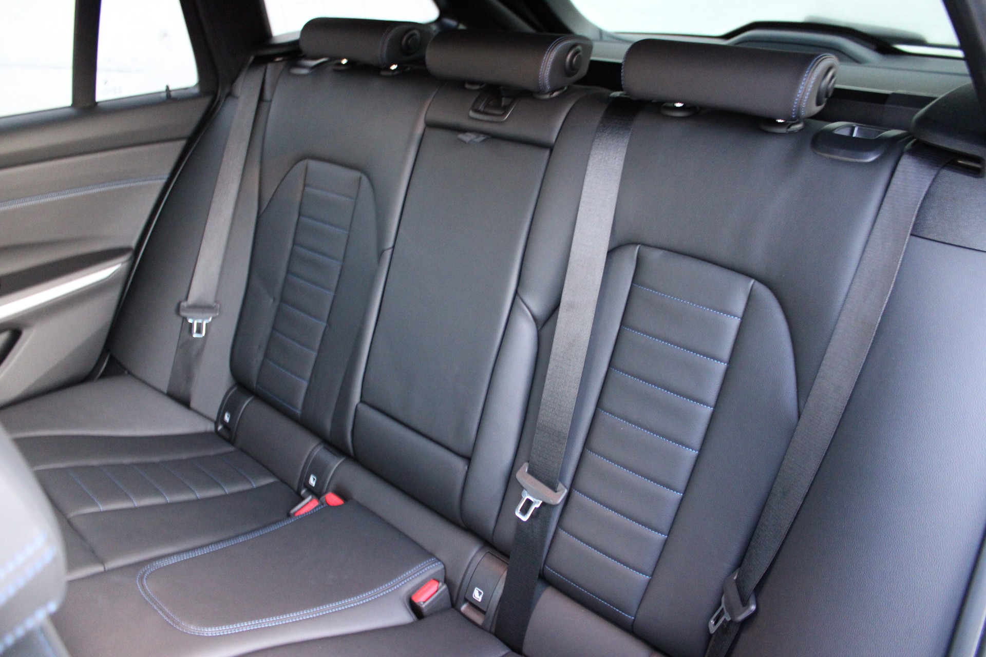 BMW 330d xDr 48V T M Sport-image-9