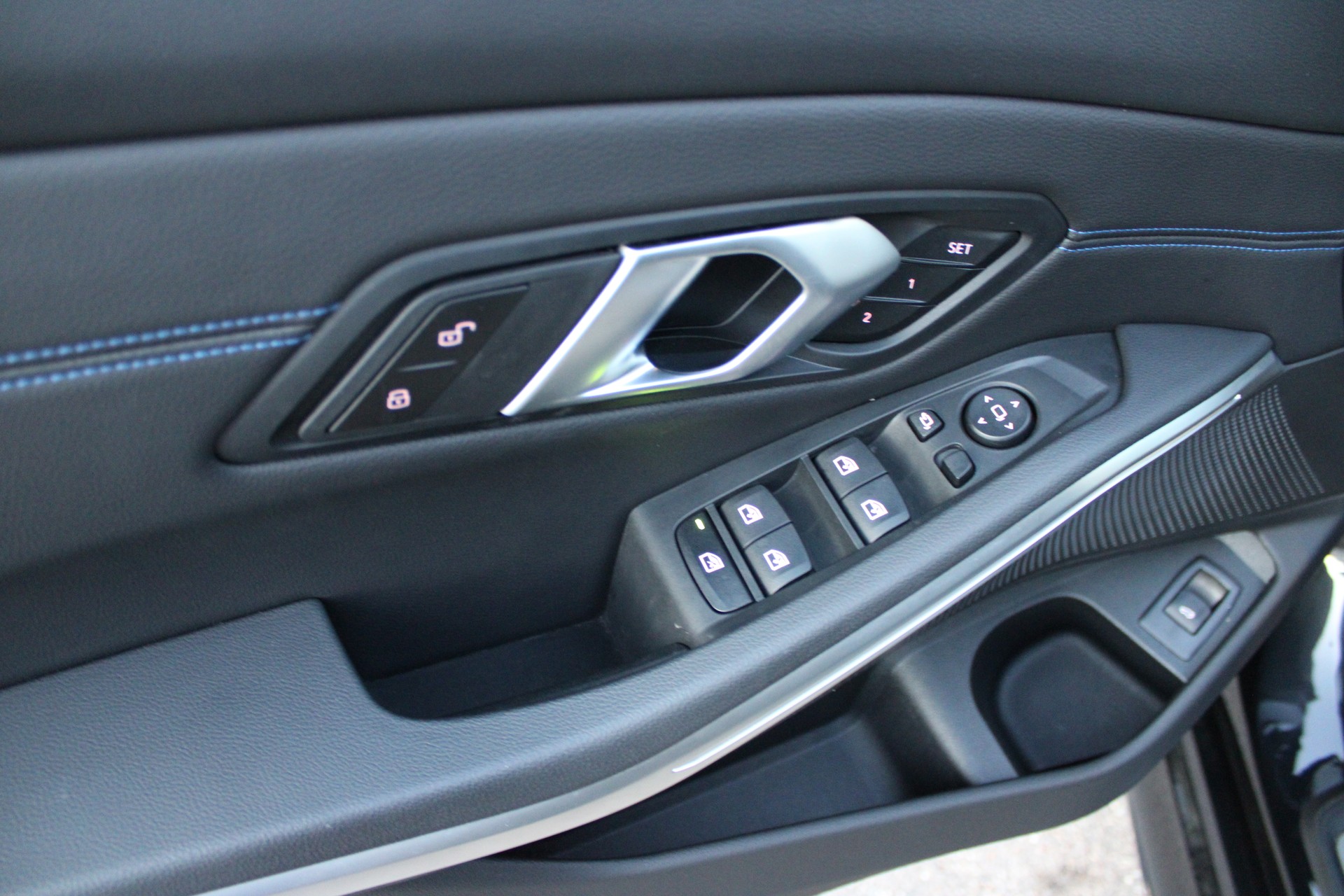 BMW 330d xDr 48V T M Sport-image-10