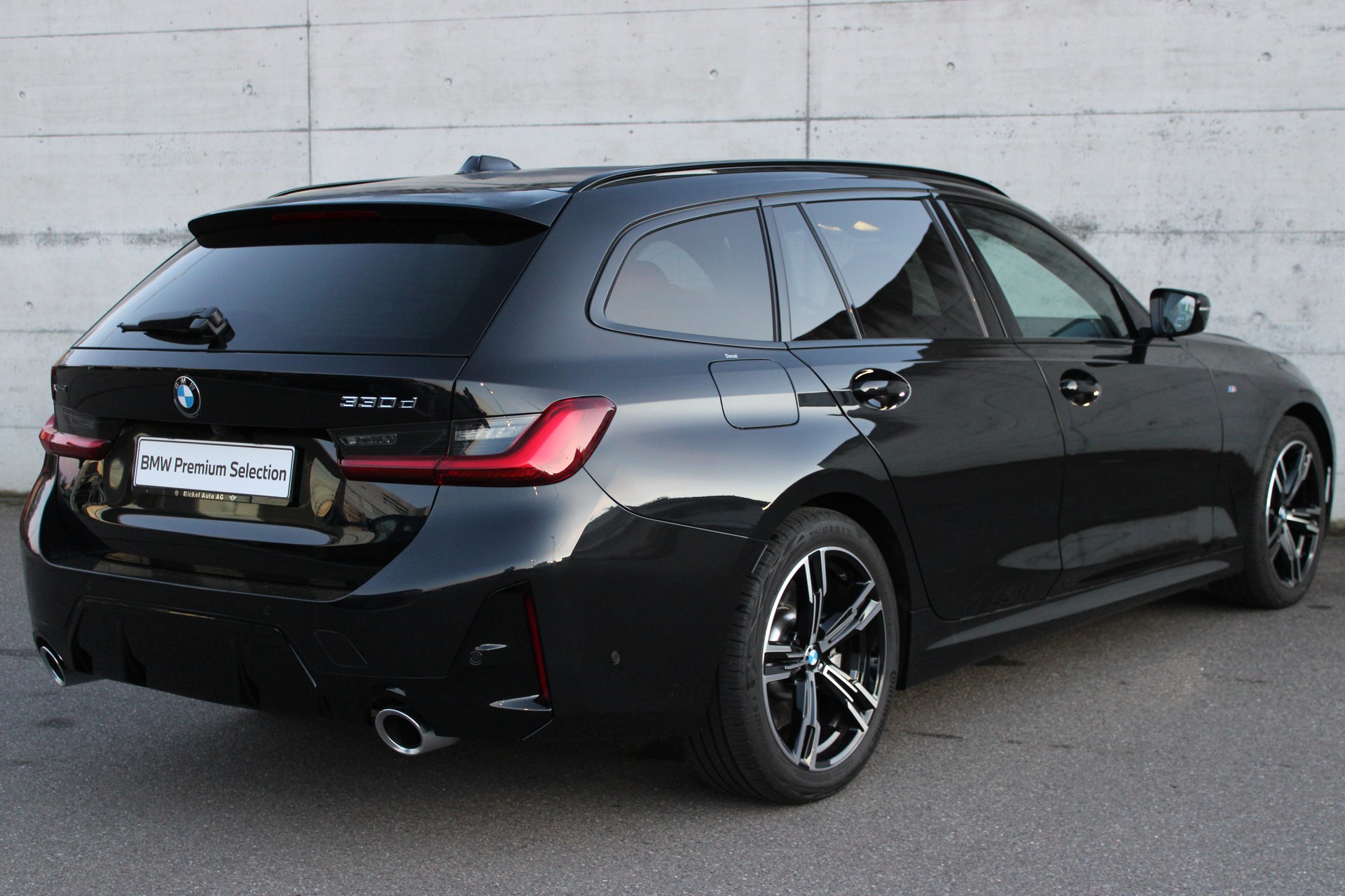 BMW 330d xDr 48V T M Sport-showroom-element-3