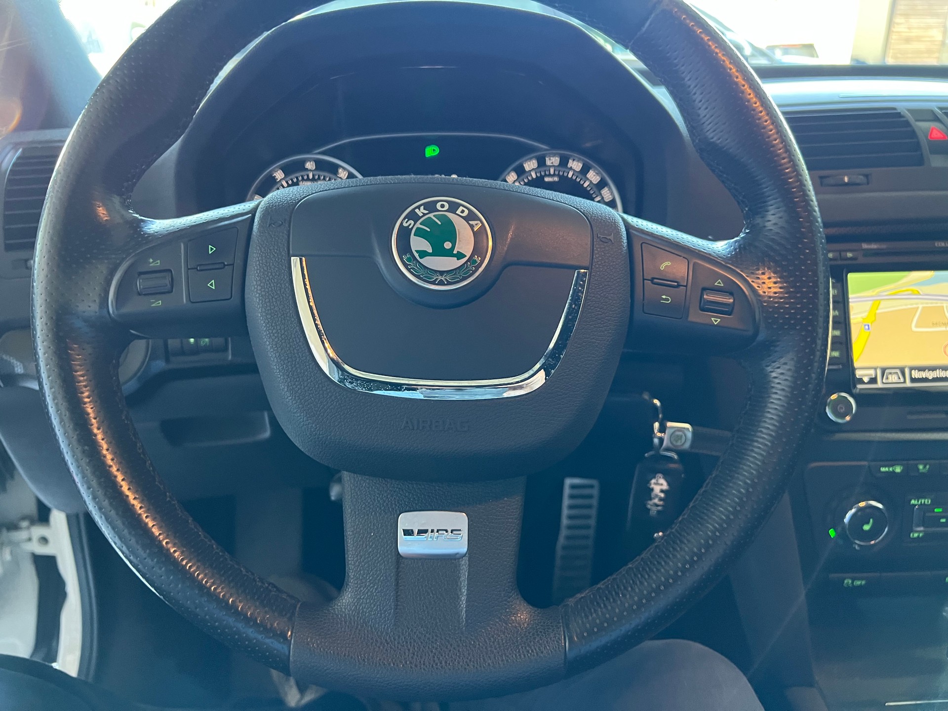 SKODA Octavia Combi 2.0 TSI RS DSG *** Navigation * Leder * 8 fachbereift * mit frisch ab MFK * 1 Jahr Garantie möglich ***-image-16