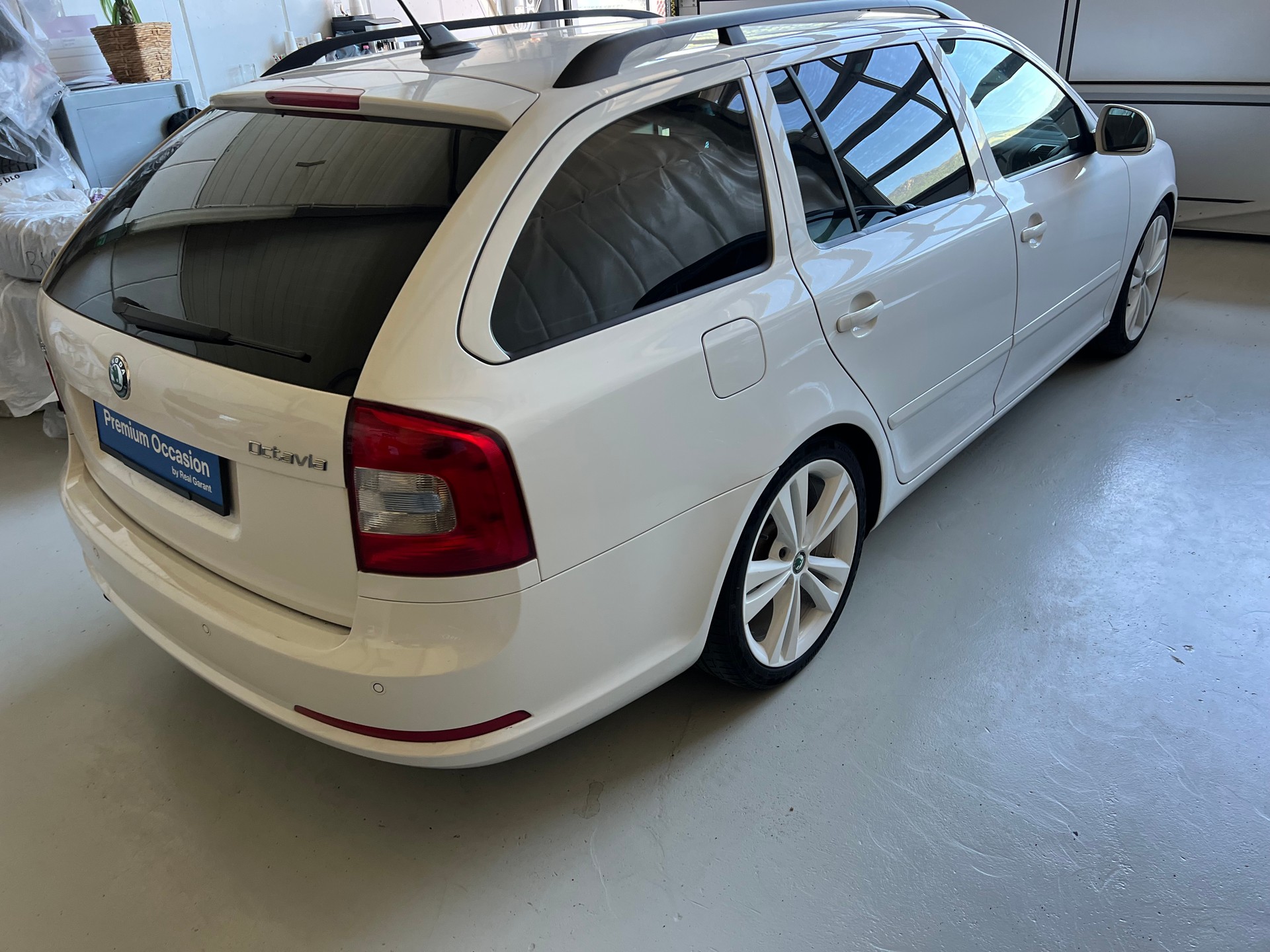 SKODA Octavia Combi 2.0 TSI RS DSG *** Navigation * Leder * 8 fachbereift * mit frisch ab MFK * 1 Jahr Garantie möglich ***-showroom-element-2