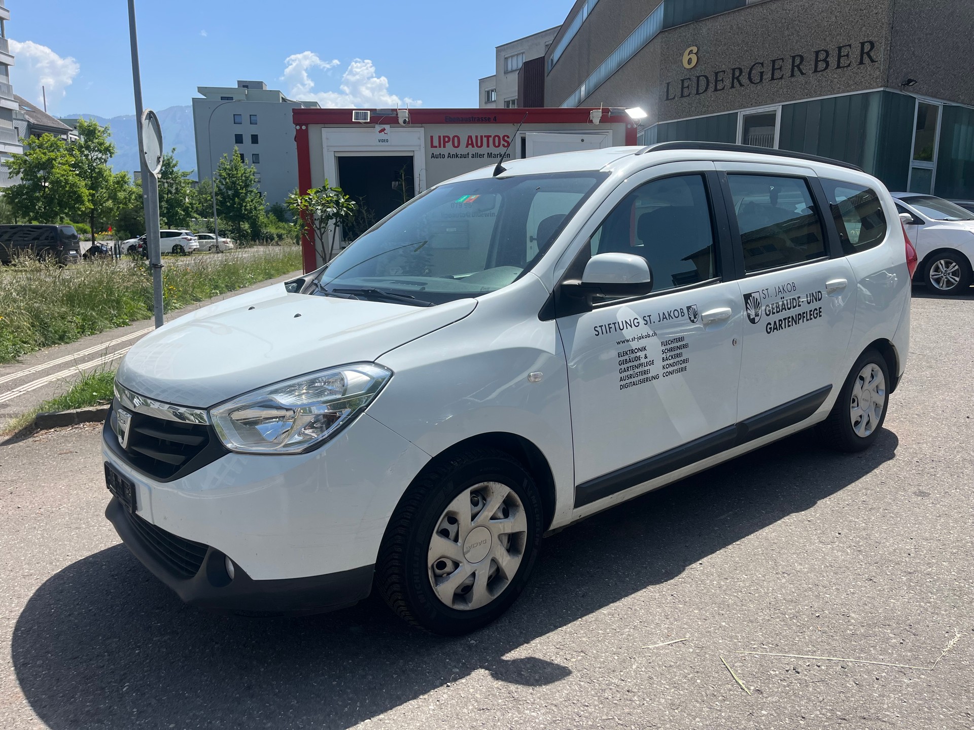 DACIA Lodgy 1.2 Turbo Ambiance 7PL-image-1