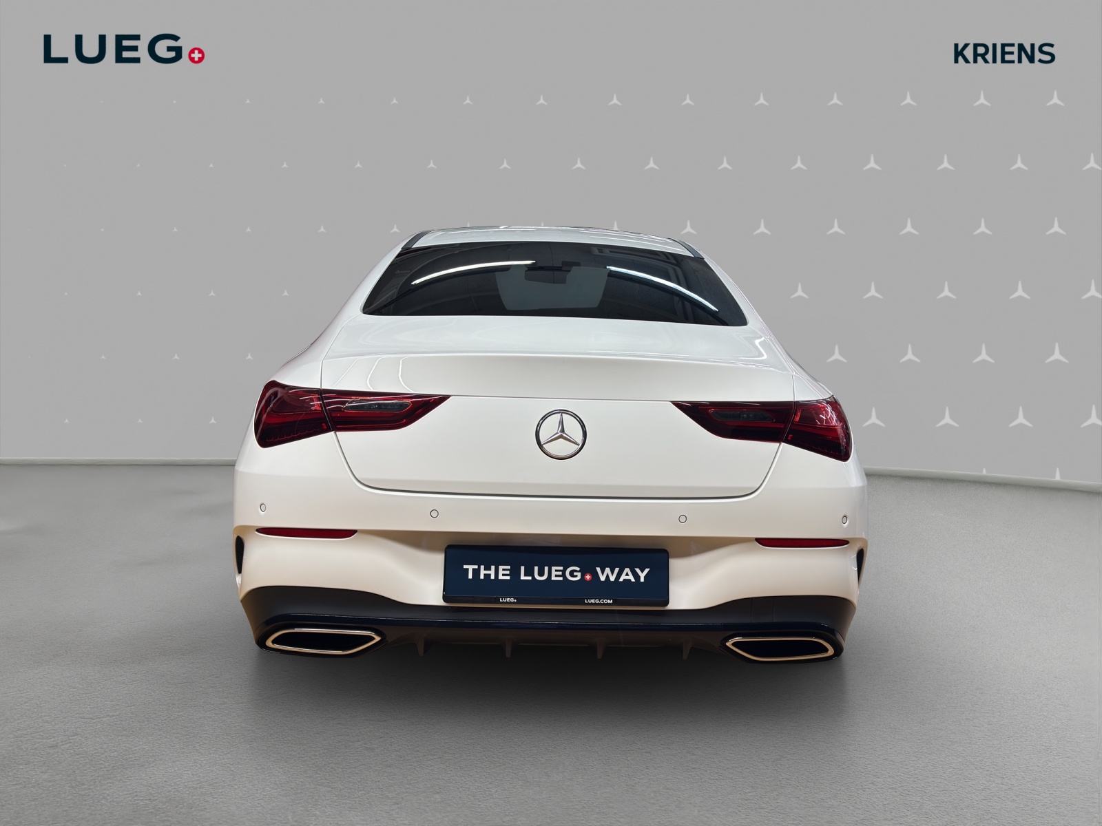 MERCEDES-BENZ CLA 220 4M - AMG / Rückfahrkamera / Standheizung / Panorama-Dach-image-3