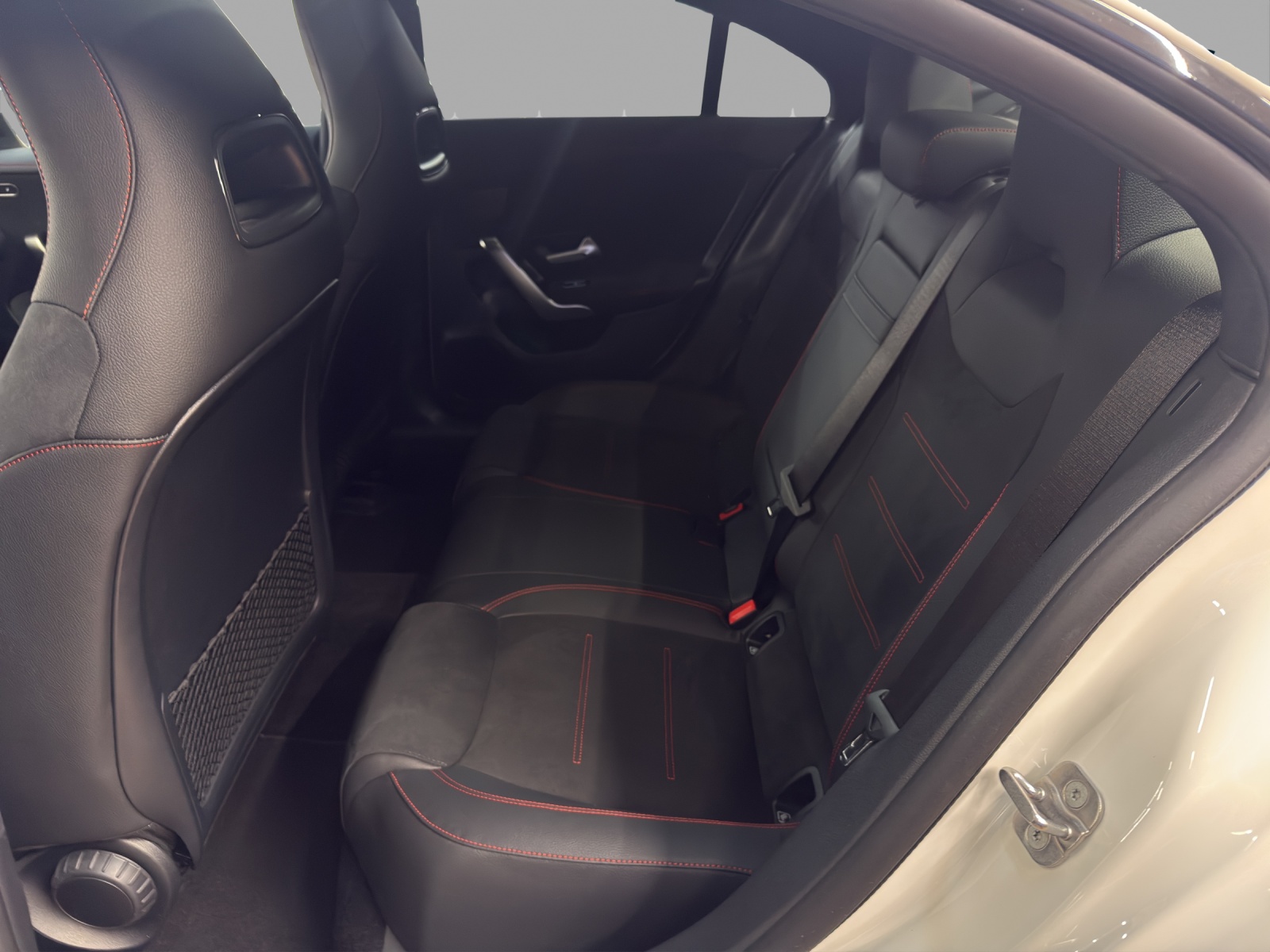 MERCEDES-BENZ CLA 220 4M - AMG / Rückfahrkamera / Standheizung / Panorama-Dach-image-13