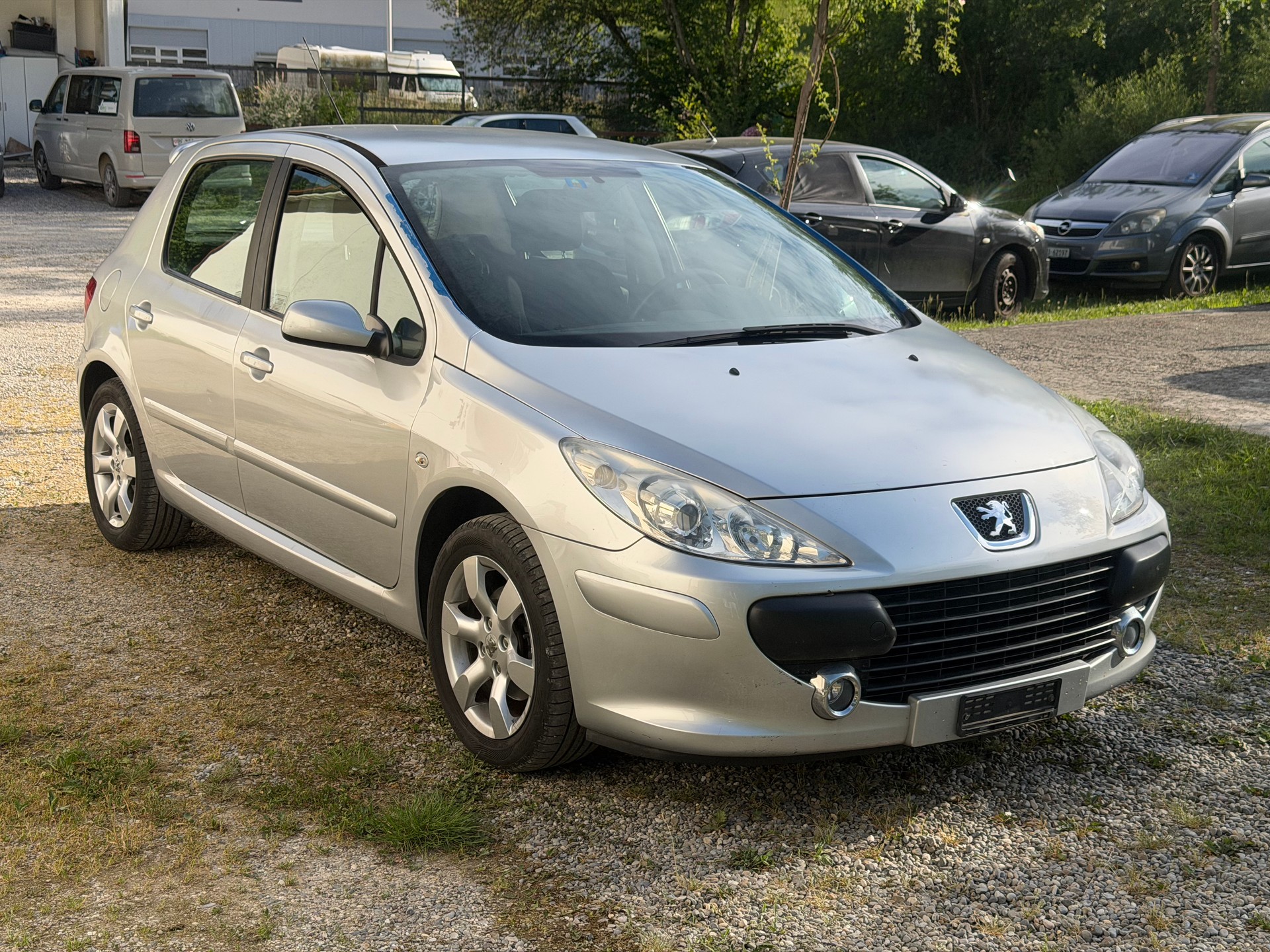 PEUGEOT 307 2.0 16V Platinum Edition-image-0