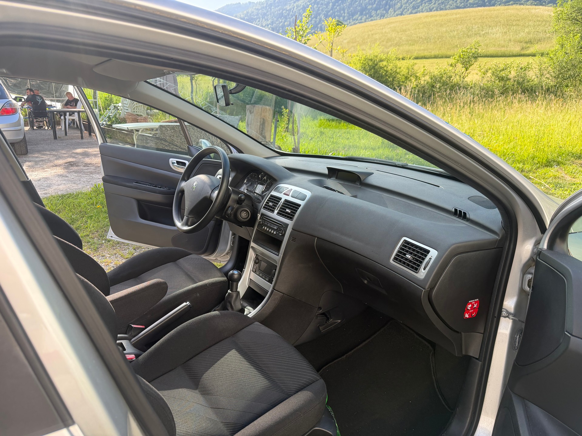 PEUGEOT 307 2.0 16V Platinum Edition-image-5
