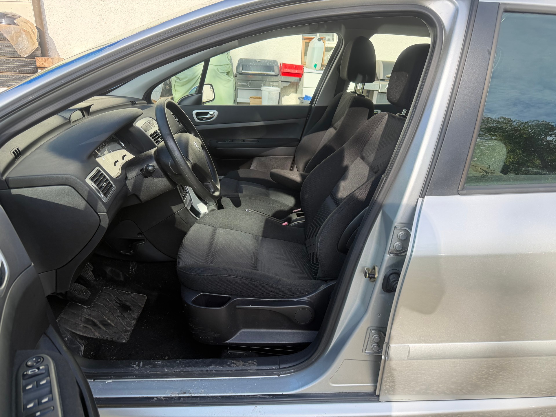 PEUGEOT 307 2.0 16V Platinum Edition-image-6