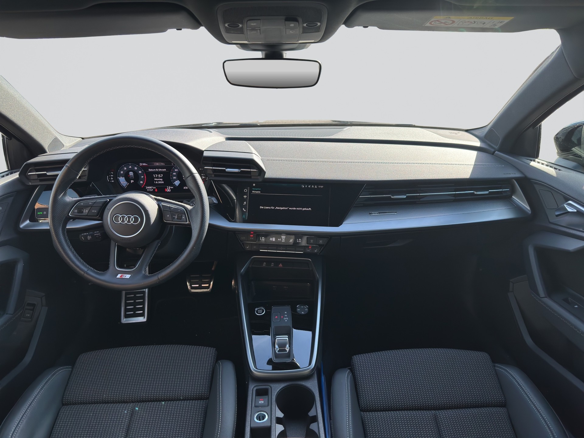 AUDI A3 Sportback 30TFSI S line S-tronic-image-12