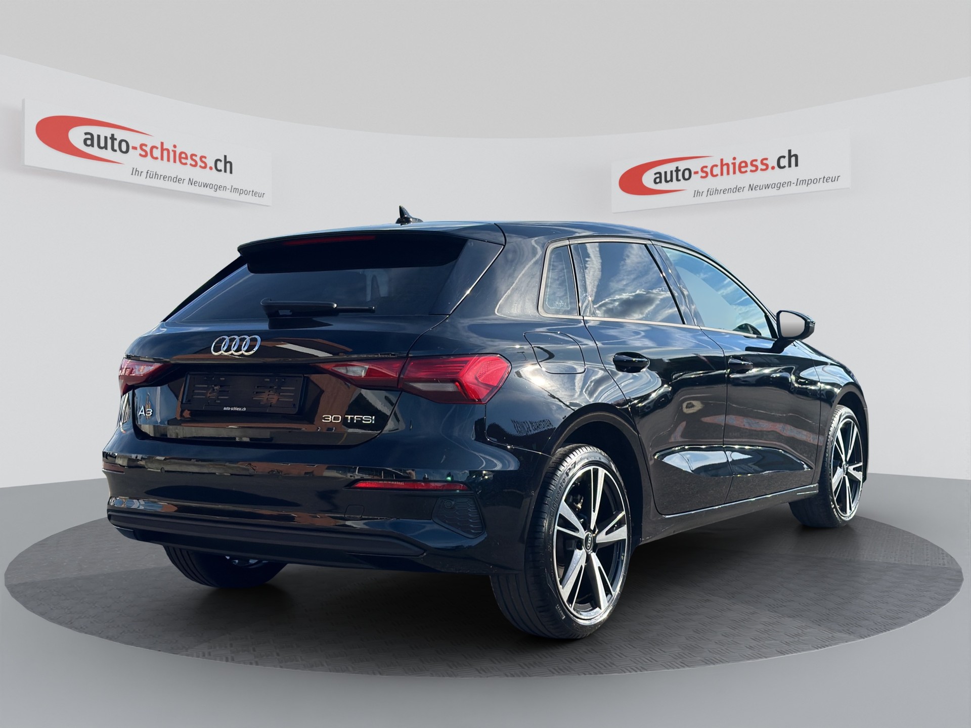 AUDI A3 Sportback 30TFSI S line S-tronic-image-4