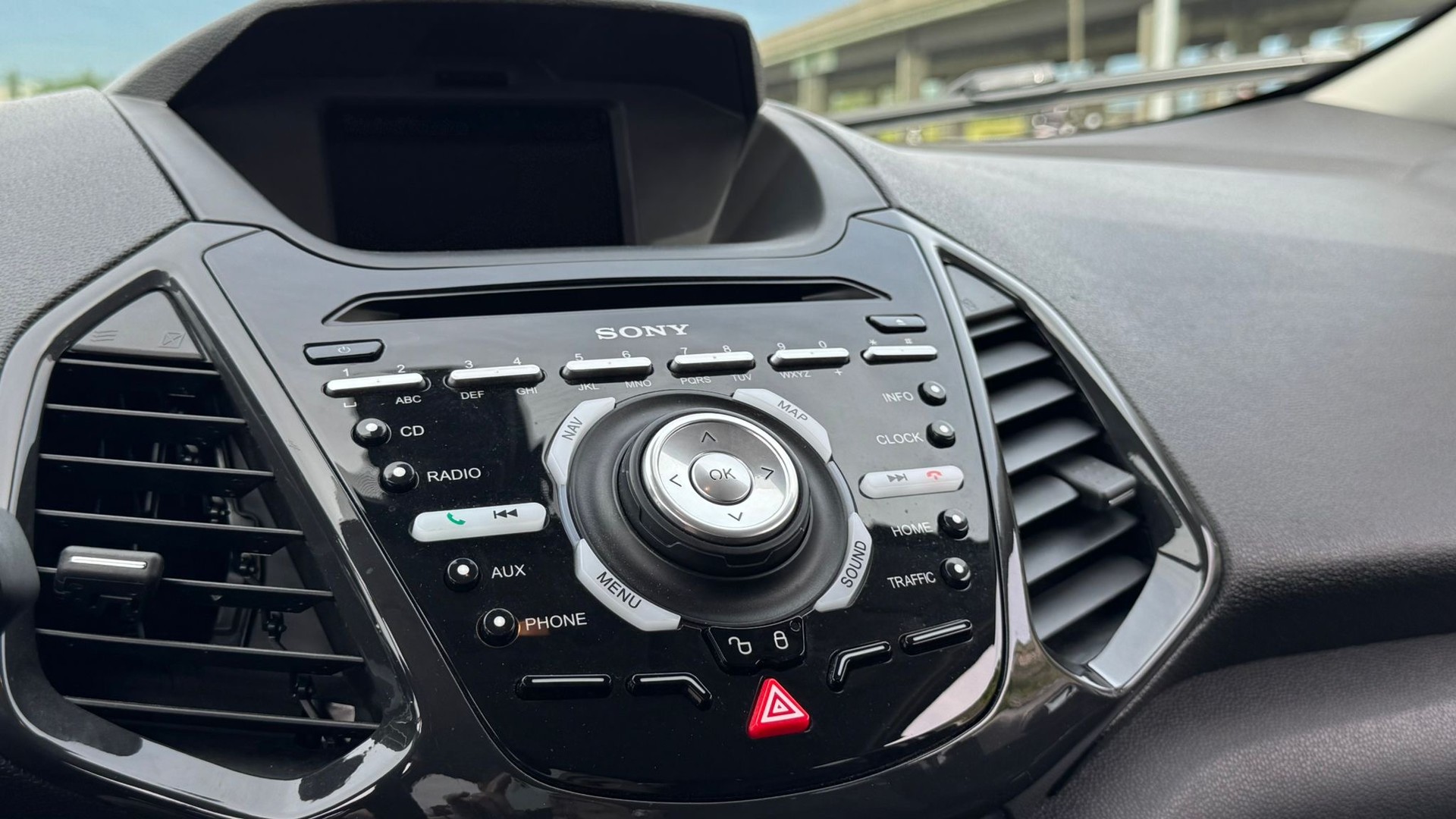 FORD EcoSport 1.5 Trend PowerShift-image-13