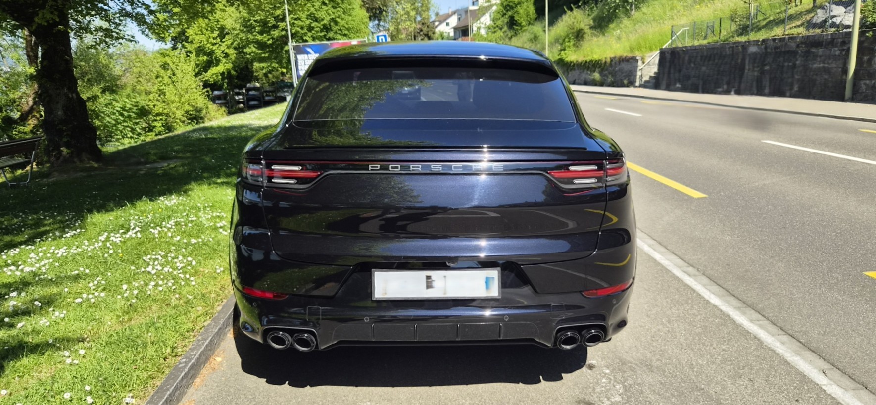 PORSCHE Cayenne Coupé E-Hybrid-image-8