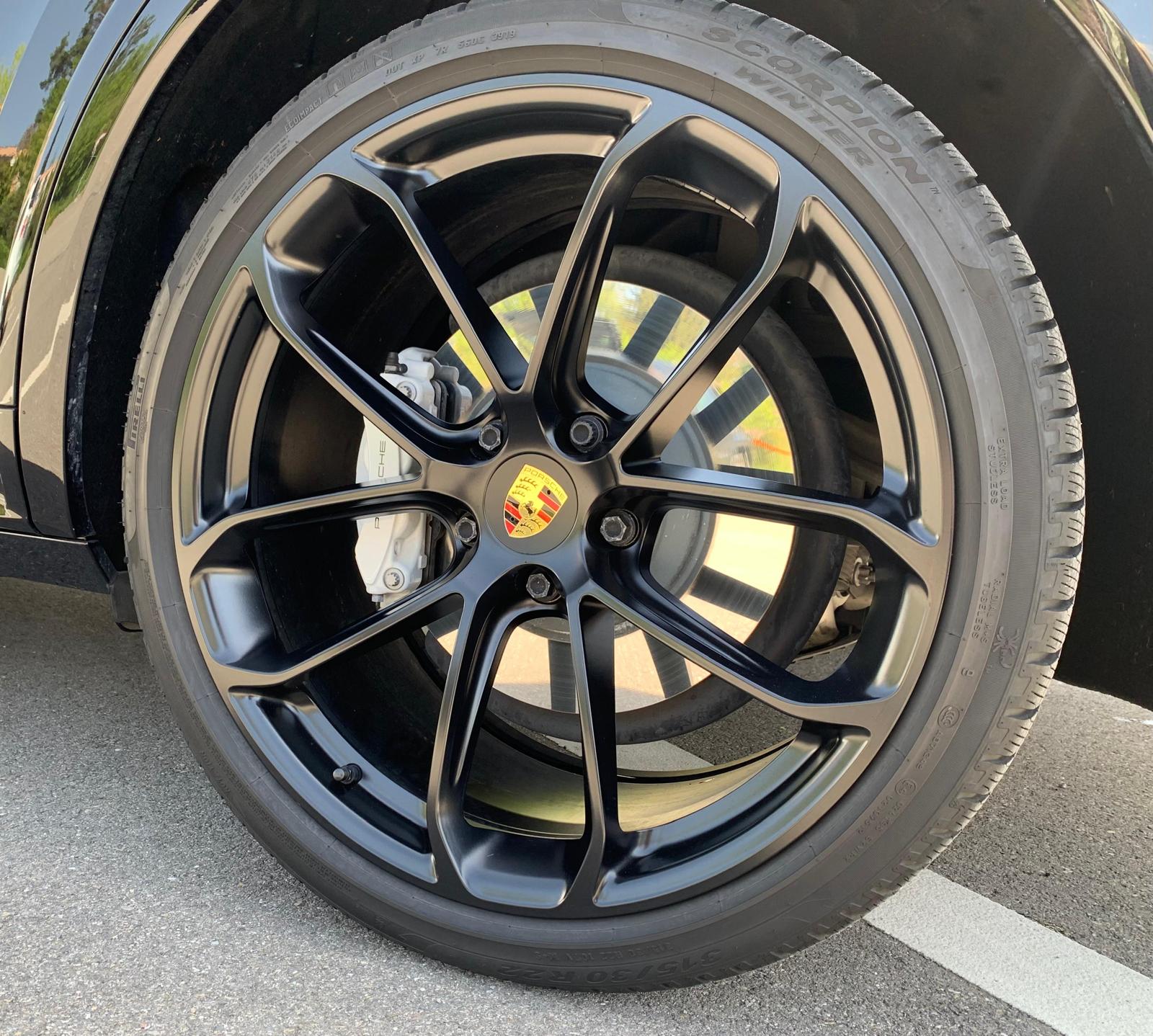 PORSCHE Cayenne Coupé E-Hybrid-image-9