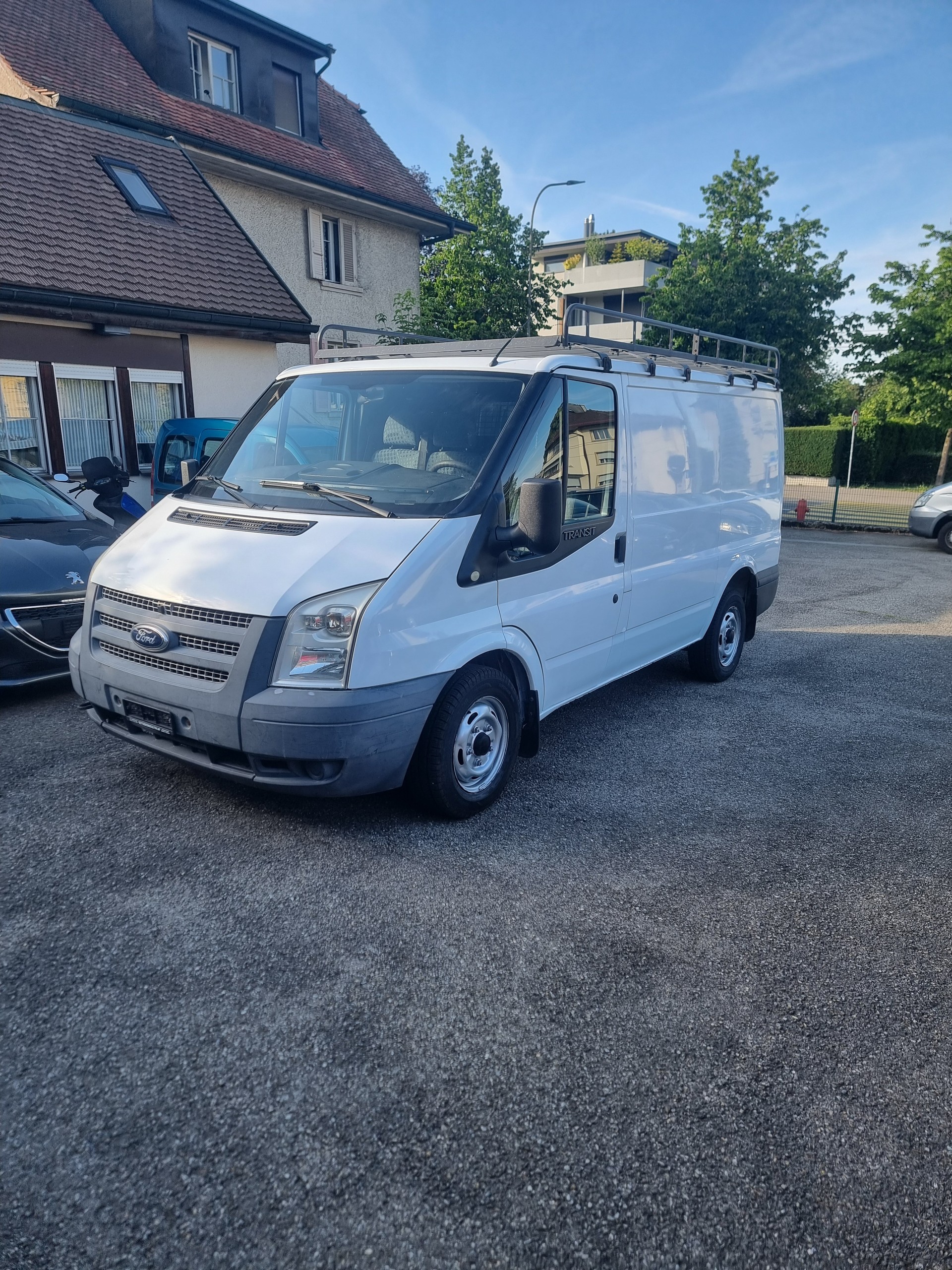 FORD Transit Van 260S Level 2-image-0