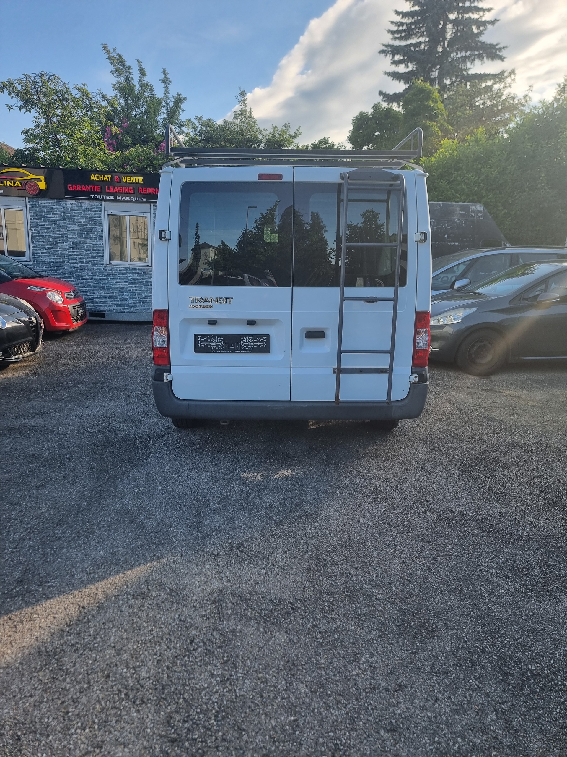 FORD Transit Van 260S Level 2-image-5