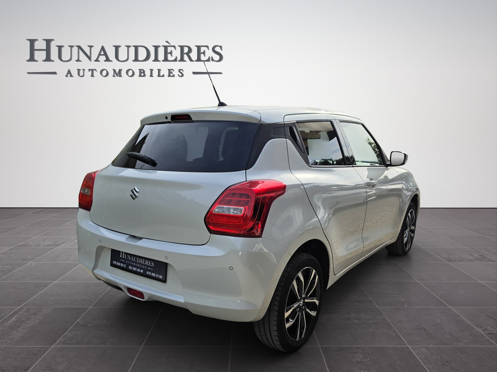 SUZUKI Swift 1.2i Piz Sulai Top Hybrid Allgrip 4x4-image-1