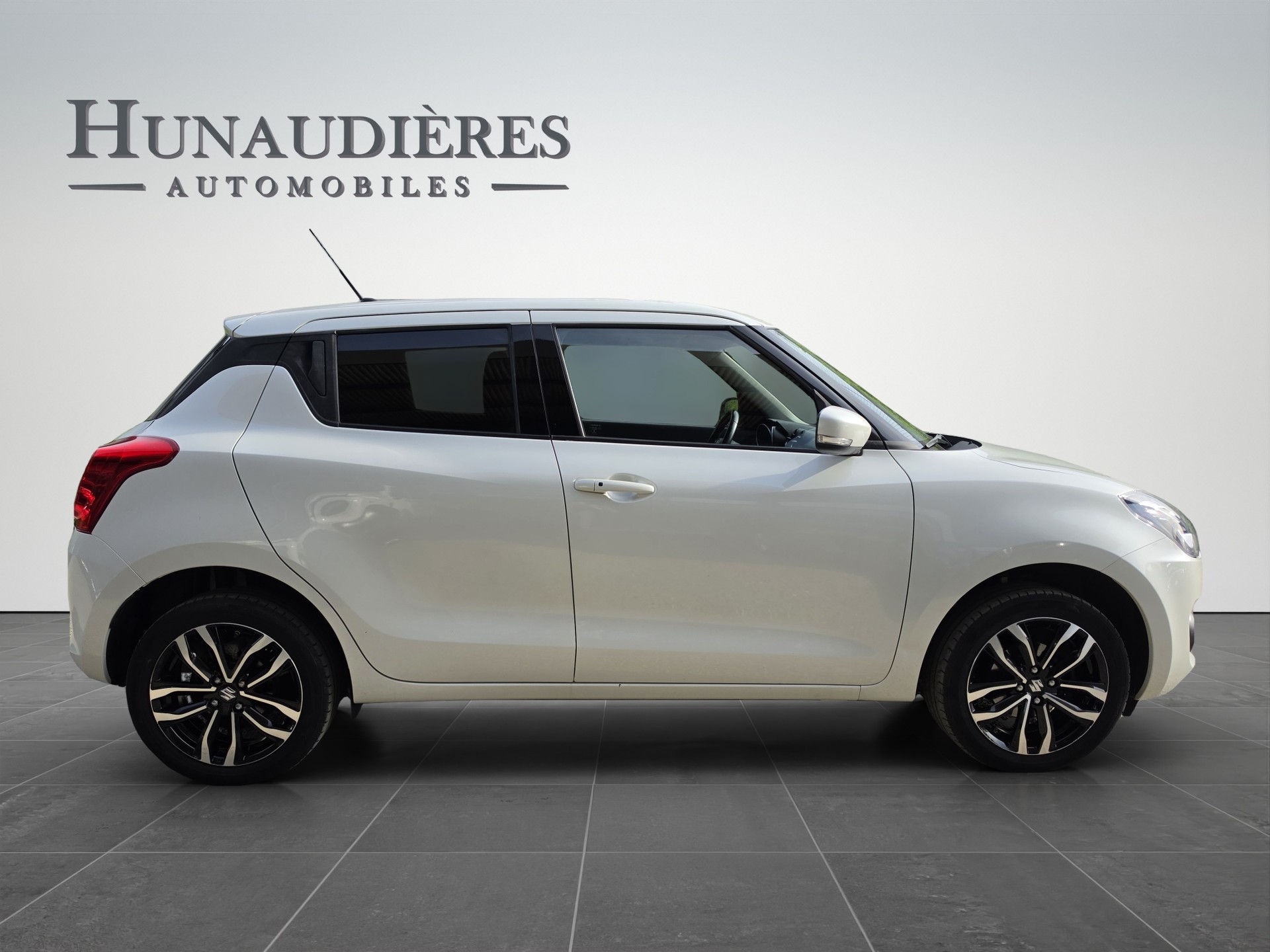 SUZUKI Swift 1.2i Piz Sulai Top Hybrid Allgrip 4x4-image-12
