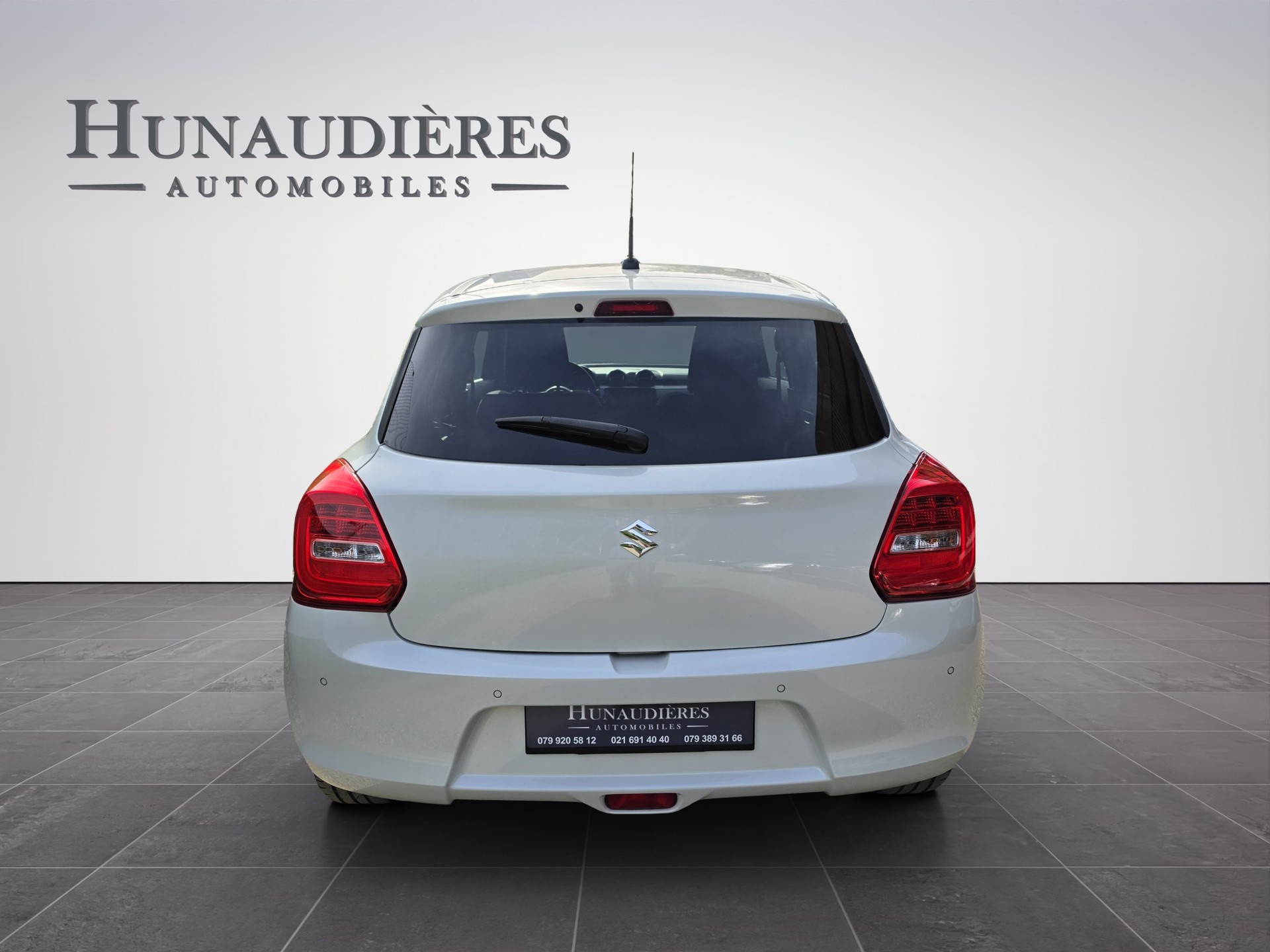 SUZUKI Swift 1.2i Piz Sulai Top Hybrid Allgrip 4x4-image-14