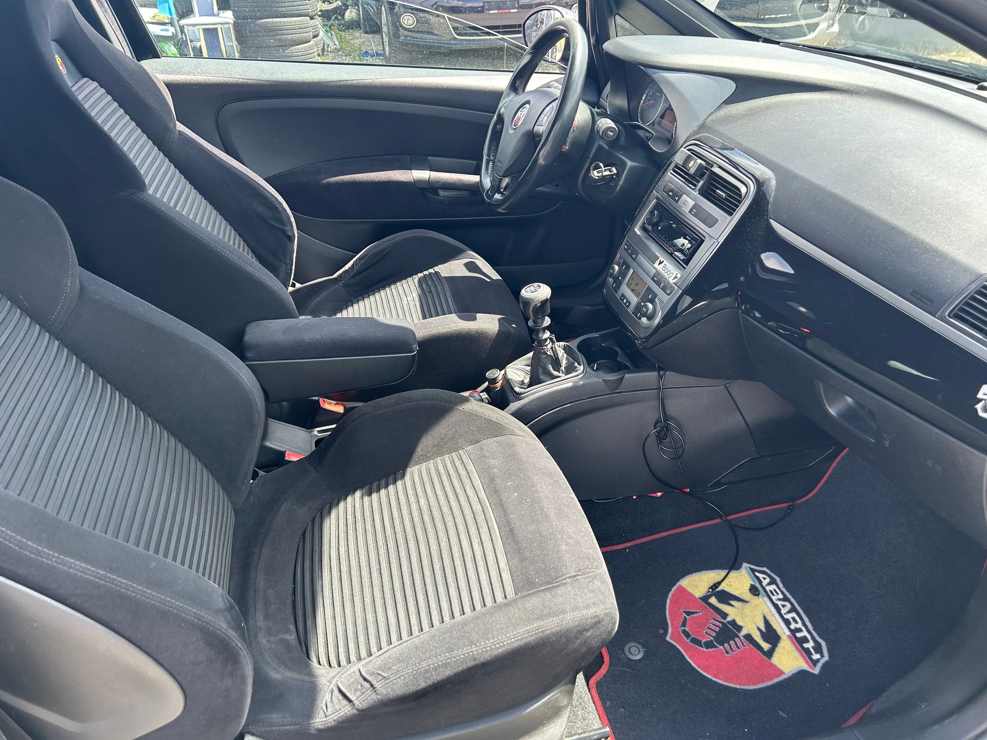 FIAT Punto 1.4 16V Turbo Abarth-image-10