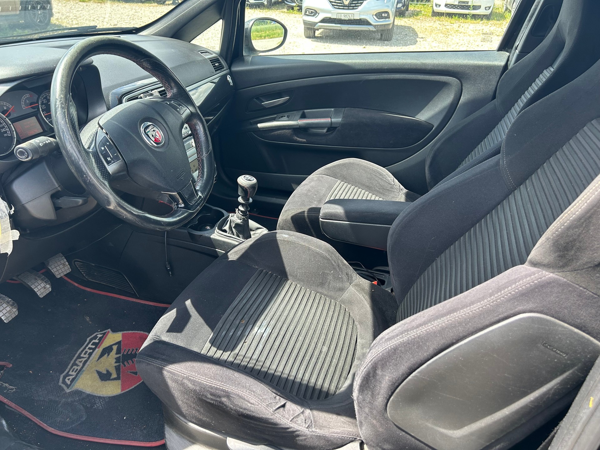 FIAT Punto 1.4 16V Turbo Abarth-image-9