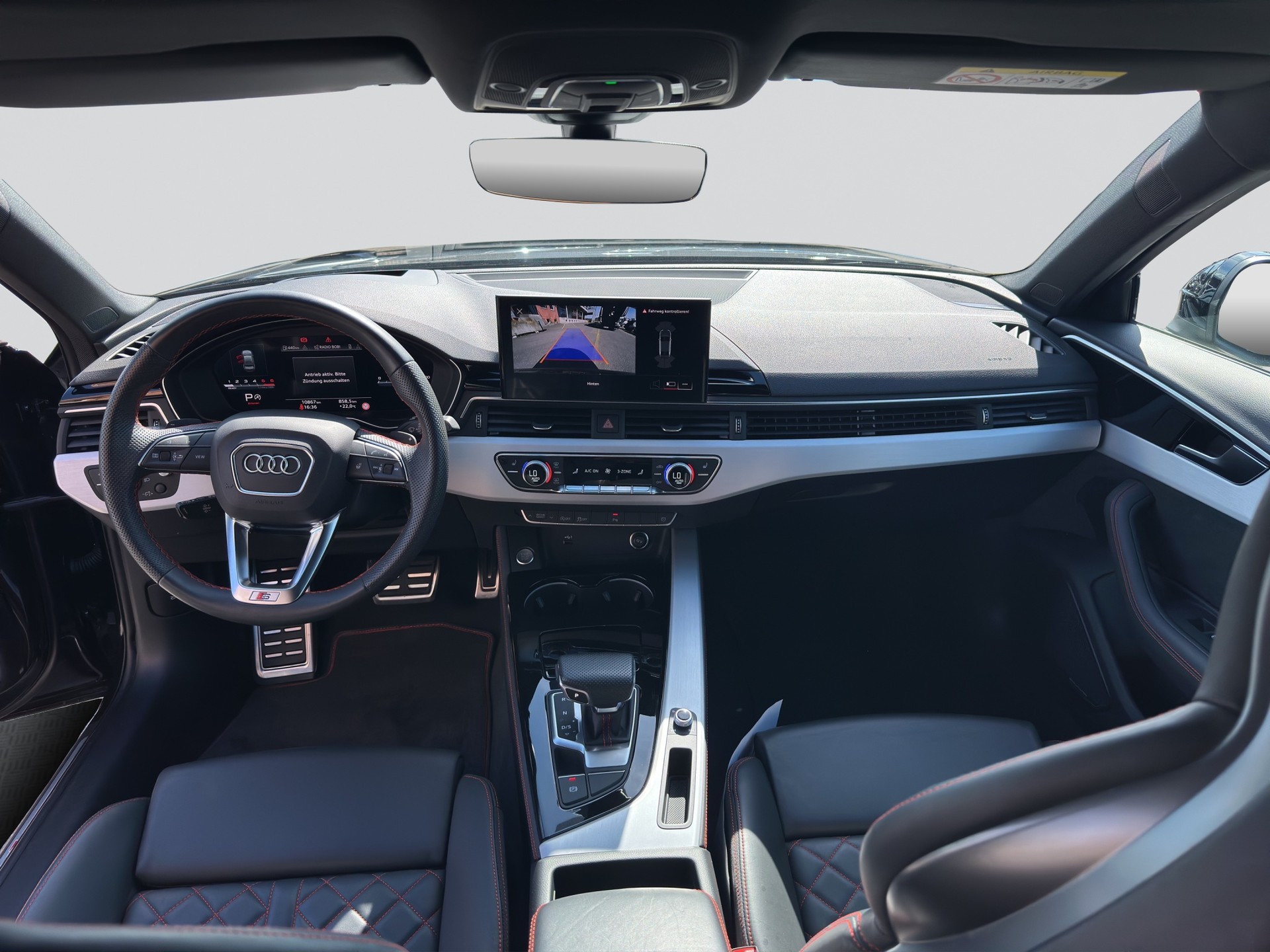 AUDI A4 40 TDI S line S-tronic Black-image-13